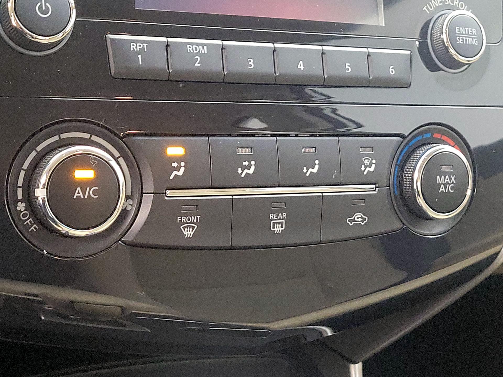 Thumbnail: 2015 Nissan Altima - 16