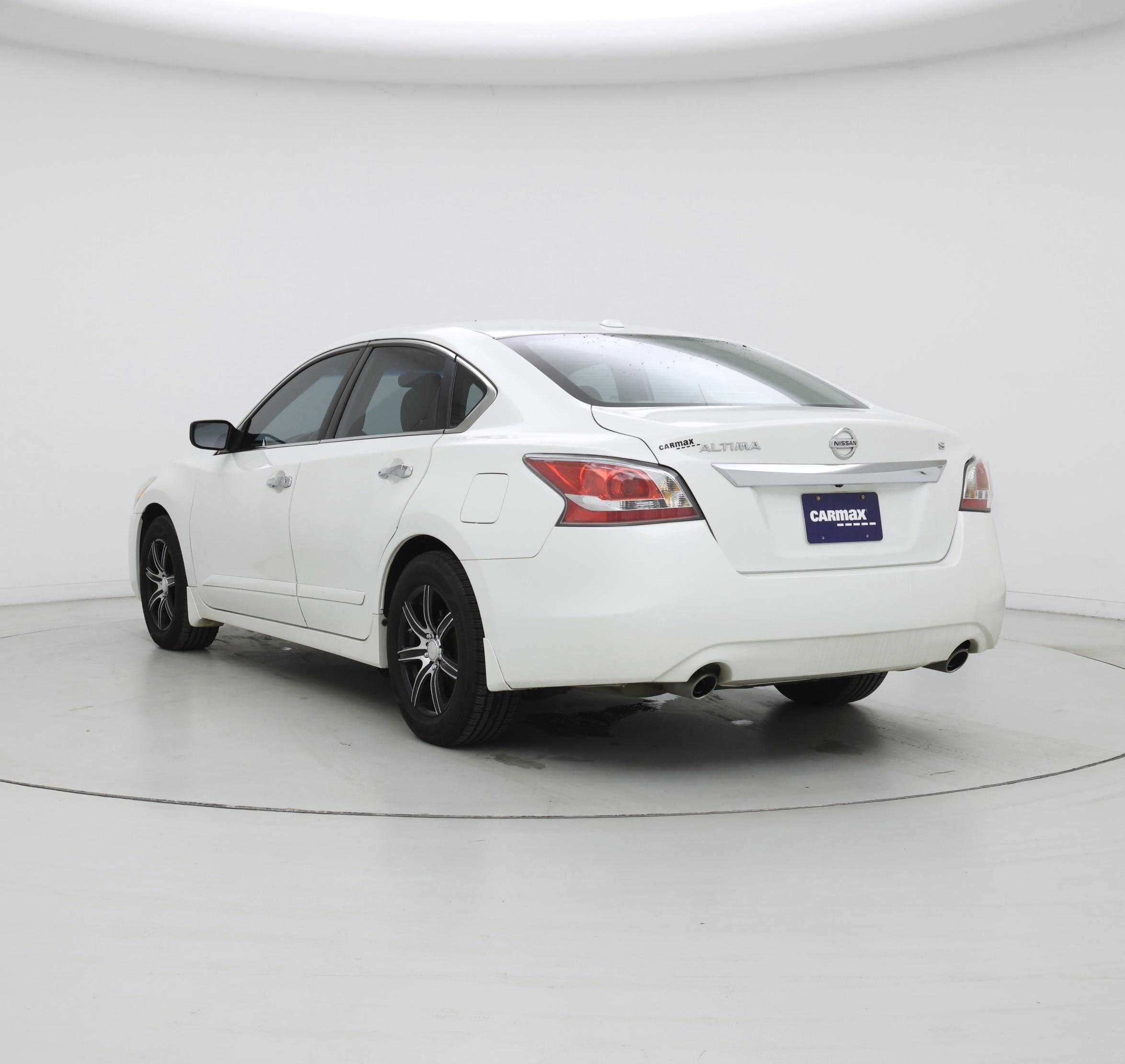 Thumbnail: 2015 Nissan Altima - 2