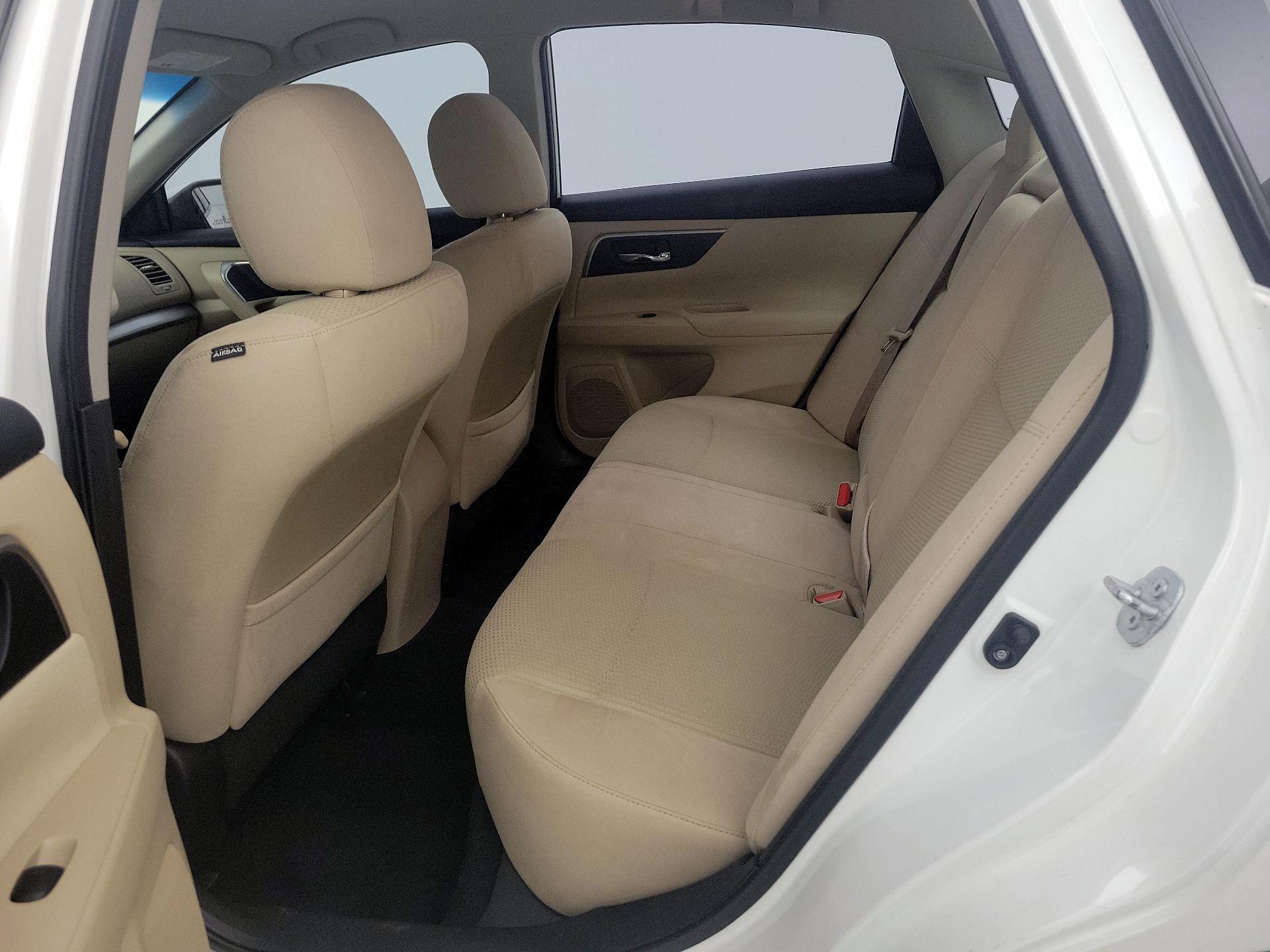 Thumbnail: 2015 Nissan Altima - 19