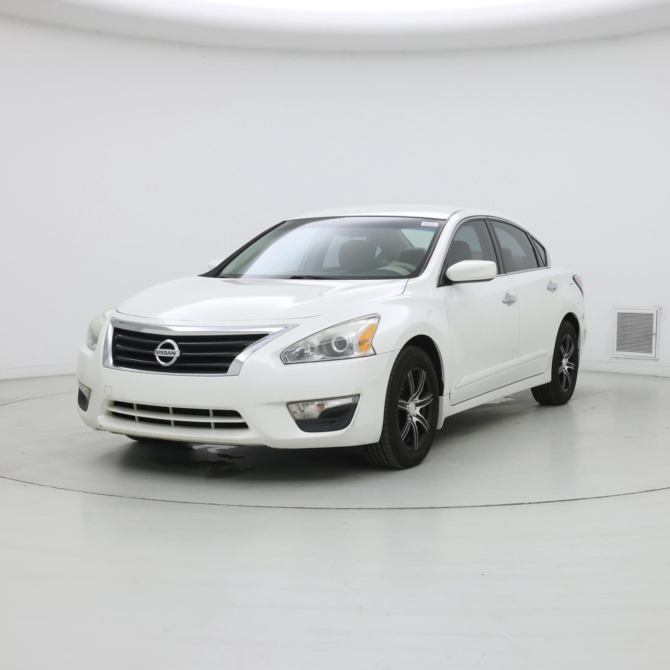 Thumbnail: 2015 Nissan Altima - 4