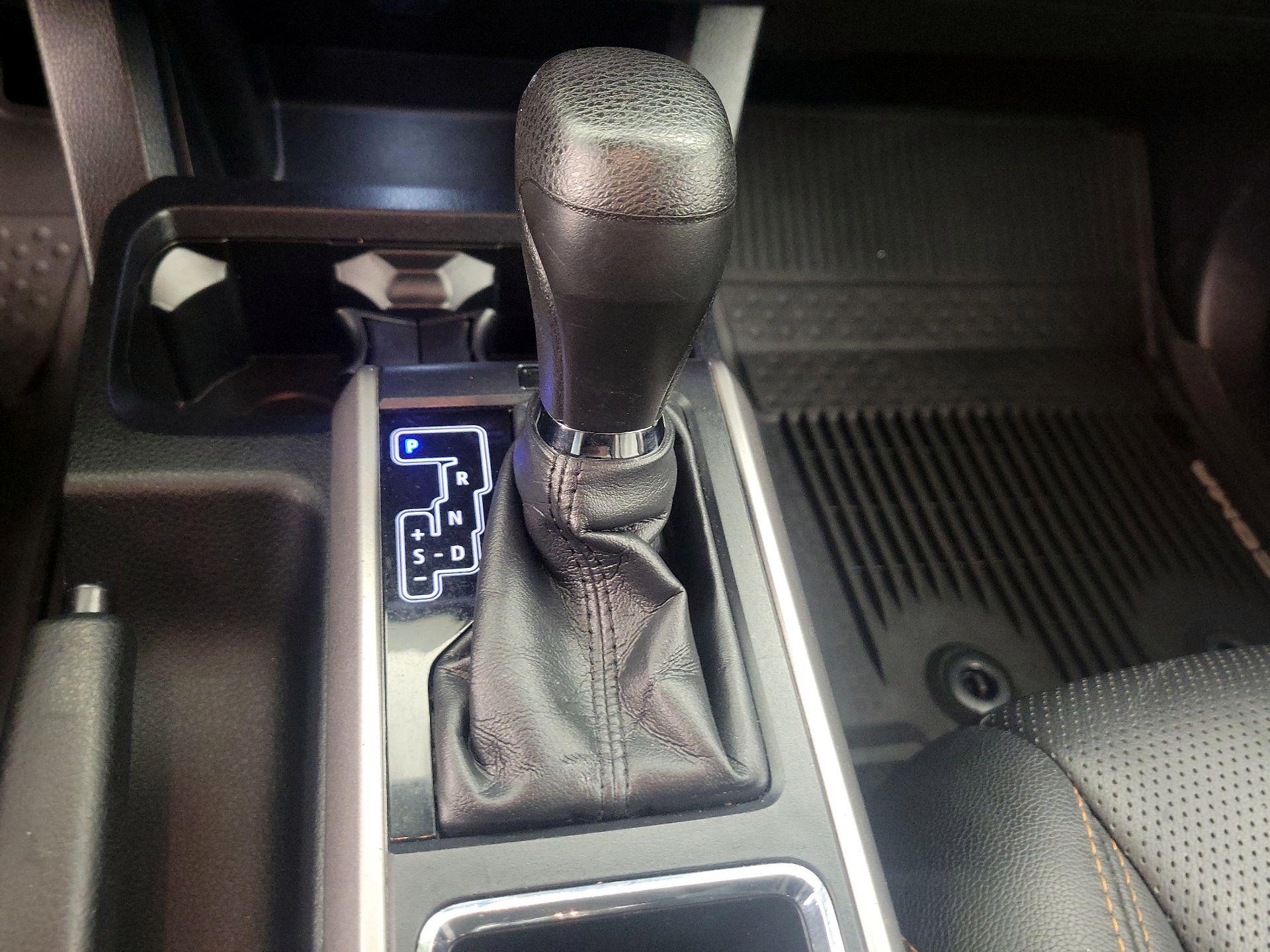 Thumbnail: 2019 Toyota Tacoma - 17