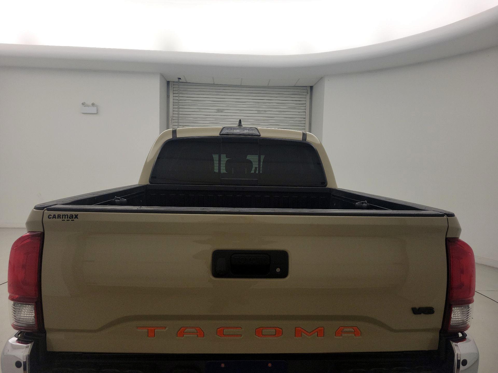 Thumbnail: 2019 Toyota Tacoma - 20