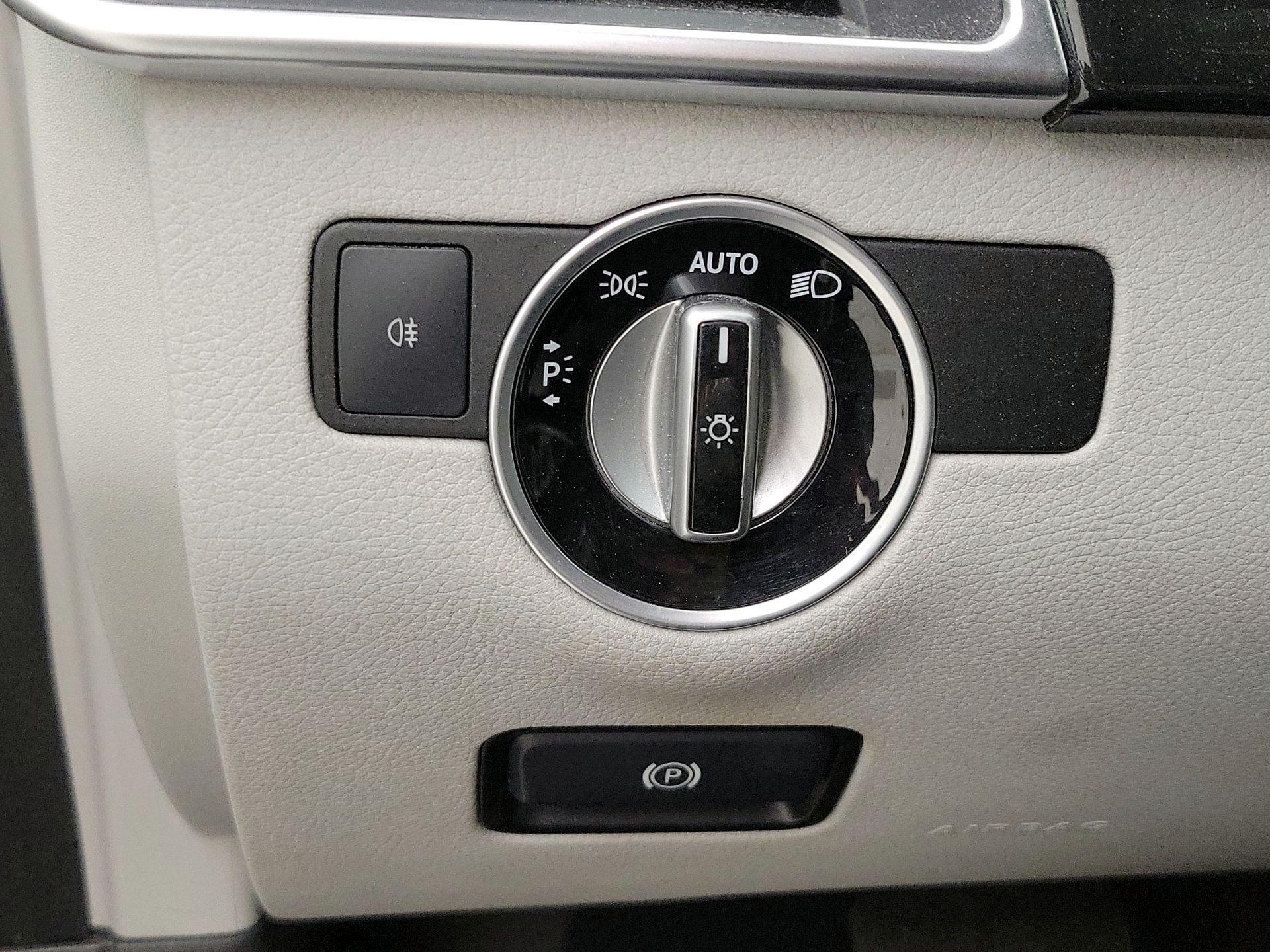 Thumbnail: 2015 Mercedes-Benz M-Class - 13