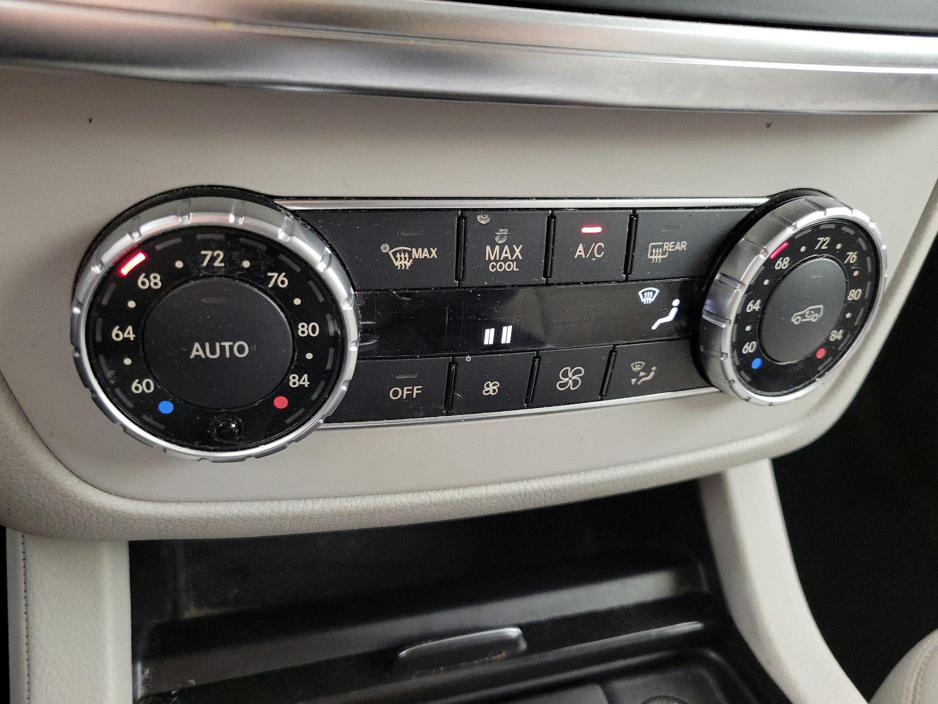 Thumbnail: 2015 Mercedes-Benz M-Class - 17