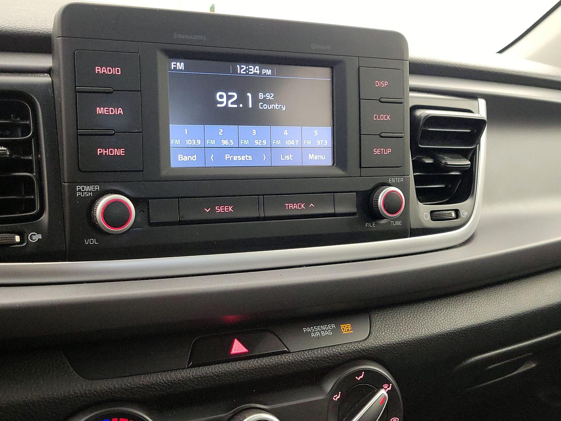 Thumbnail: 2018 Kia Rio - 15