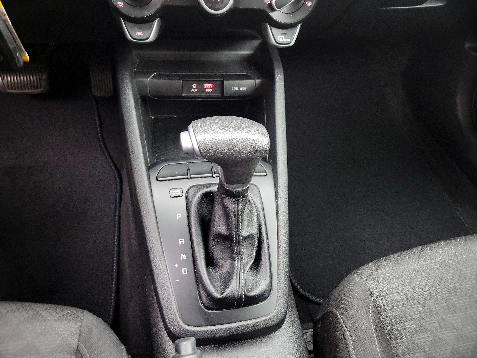 Thumbnail: 2018 Kia Rio - 17