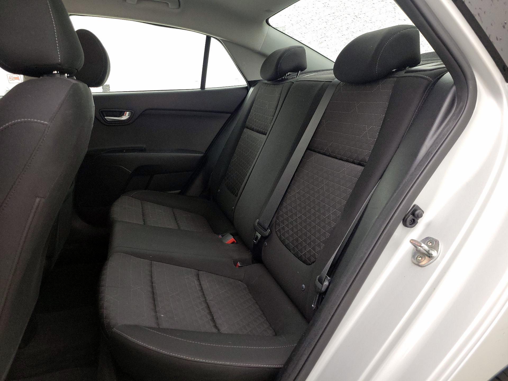 Thumbnail: 2018 Kia Rio - 19