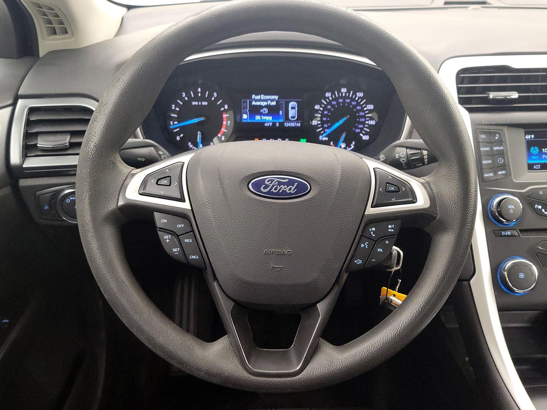 Thumbnail: 2016 Ford Fusion - 10