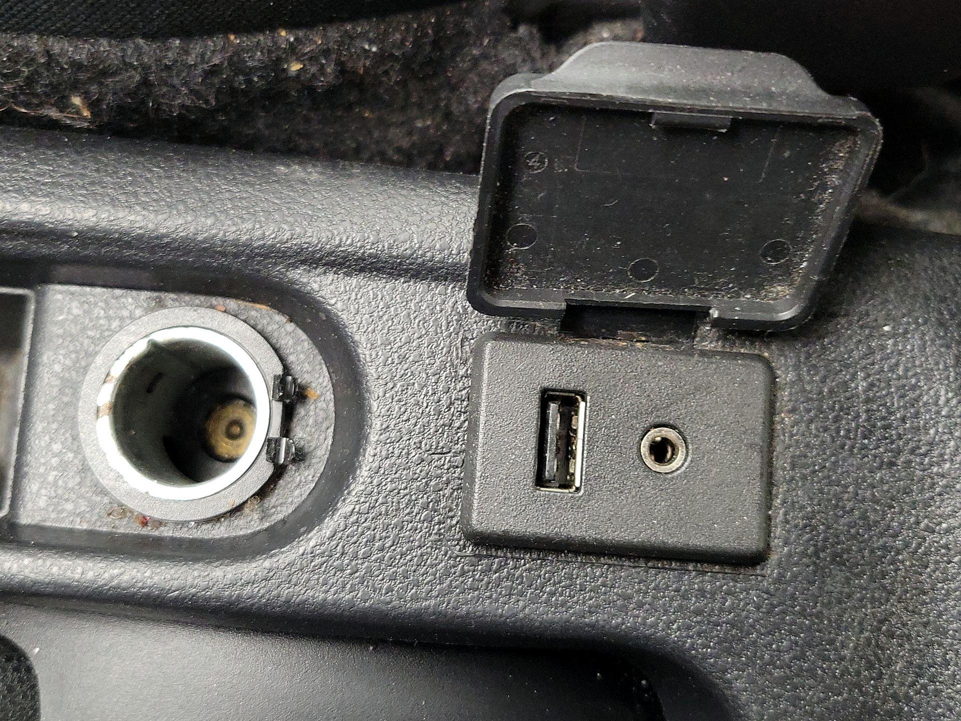 Thumbnail: 2016 Nissan Versa - 17