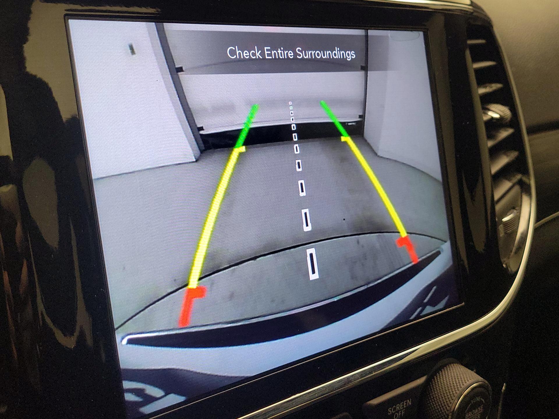 Thumbnail: 2018 Jeep Grand Cherokee - 14