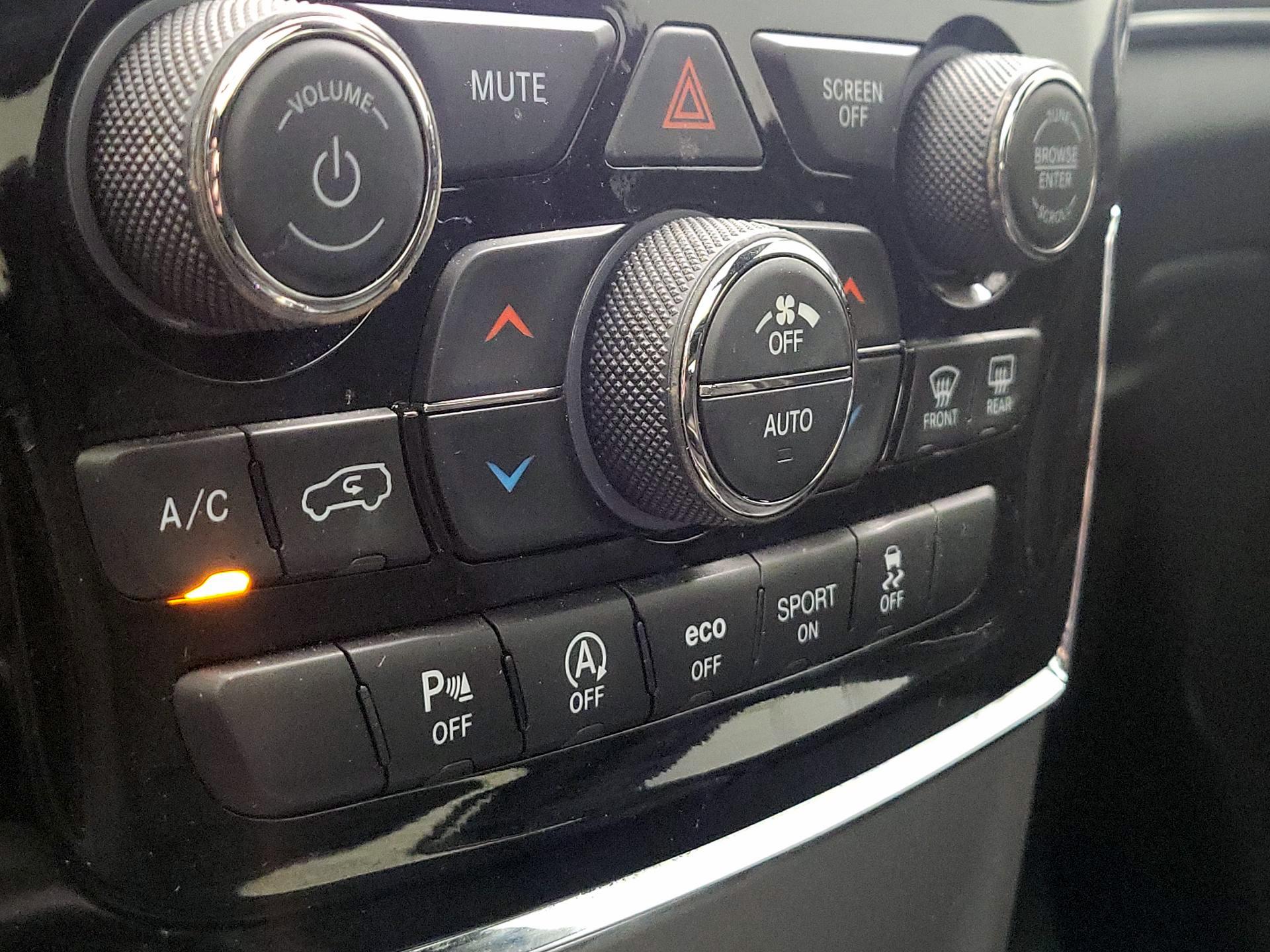 Thumbnail: 2018 Jeep Grand Cherokee - 16