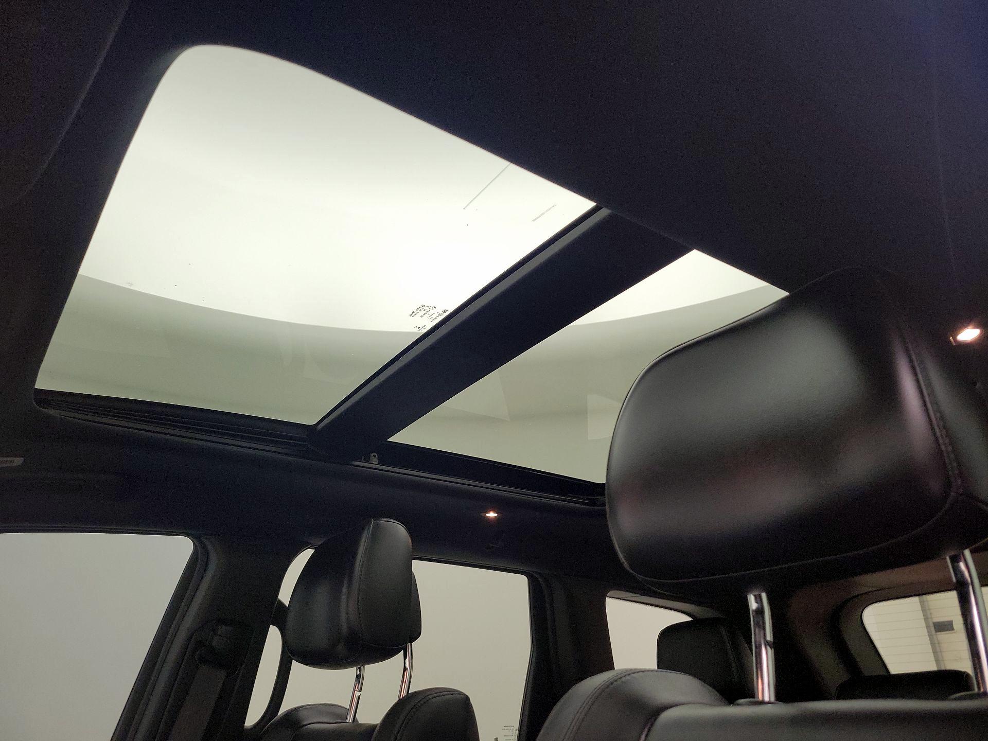 Thumbnail: 2018 Jeep Grand Cherokee - 19