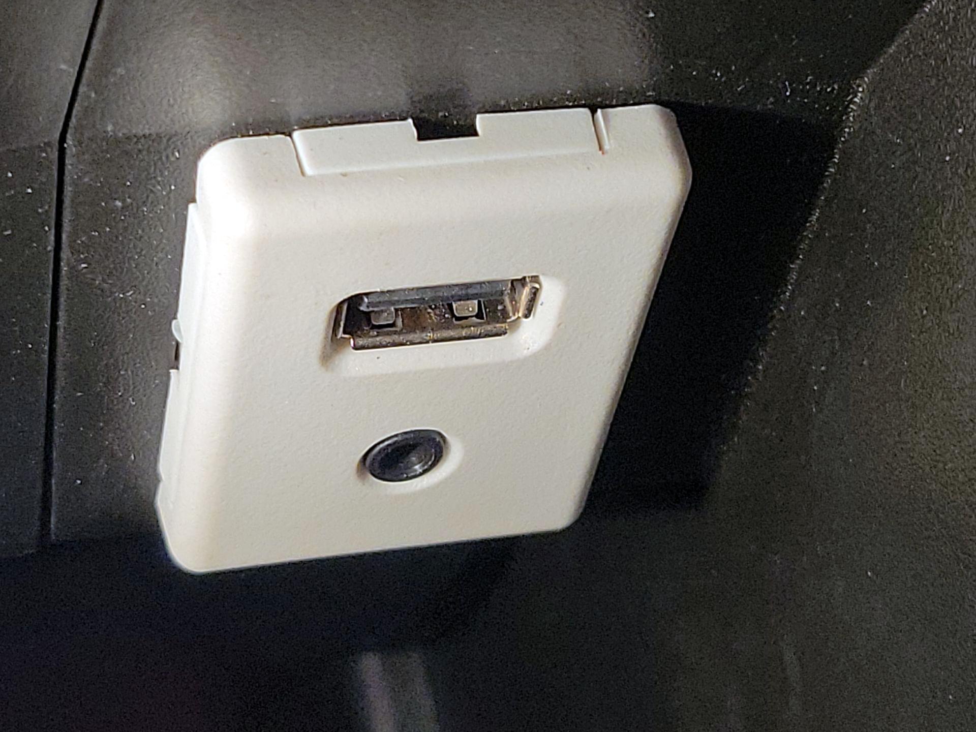 Thumbnail: 2016 GMC Terrain - 17