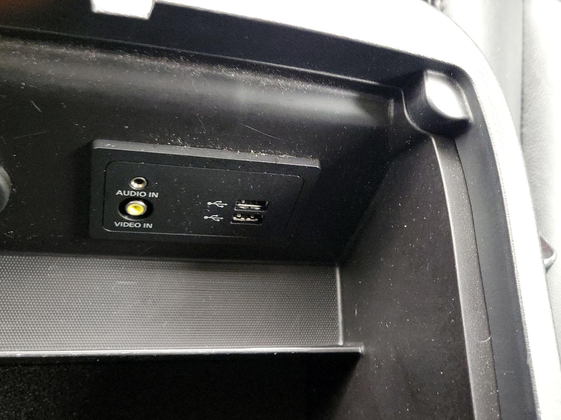 Thumbnail: 2017 Nissan Pathfinder - 18