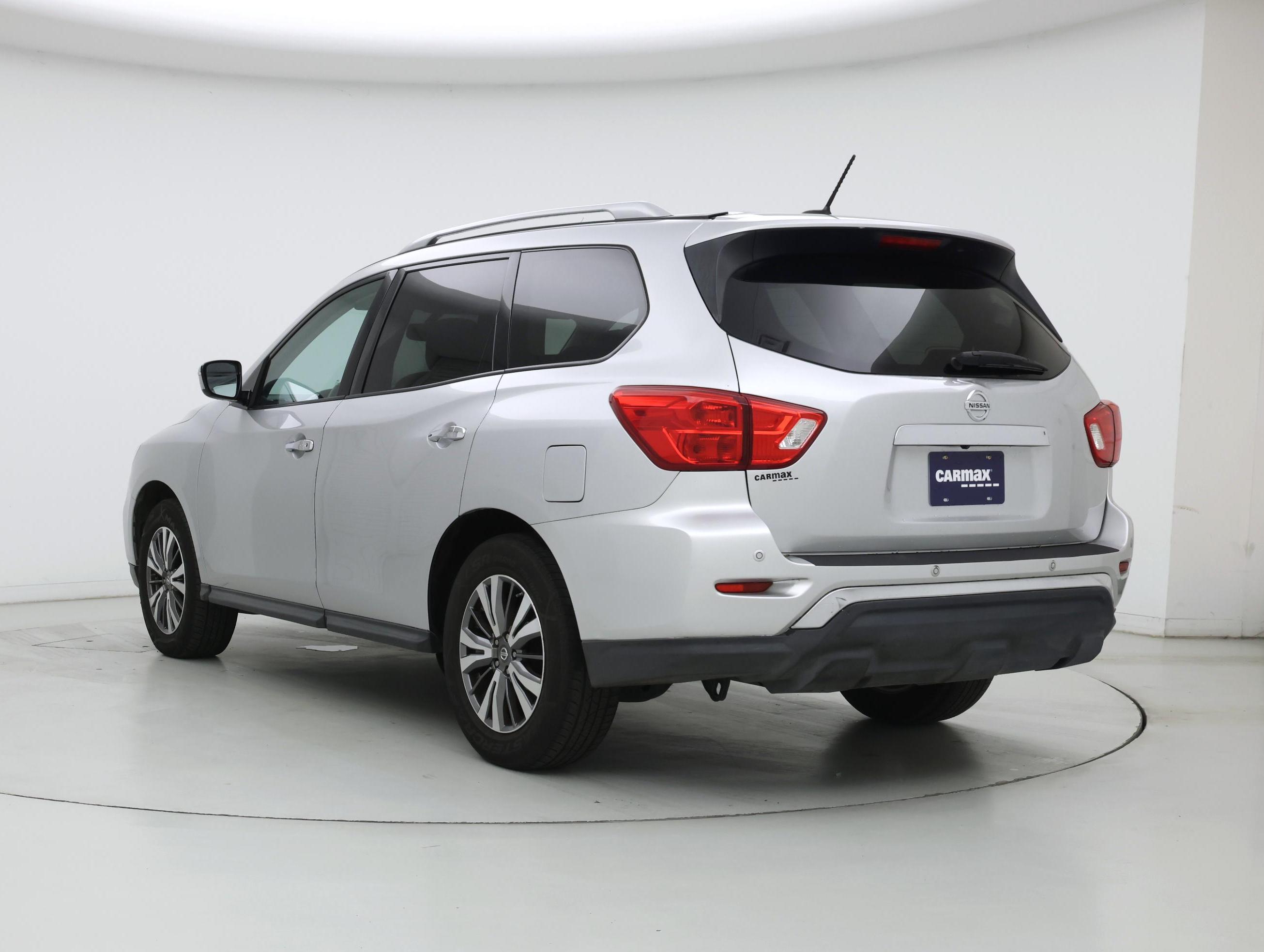 Thumbnail: 2017 Nissan Pathfinder - 2