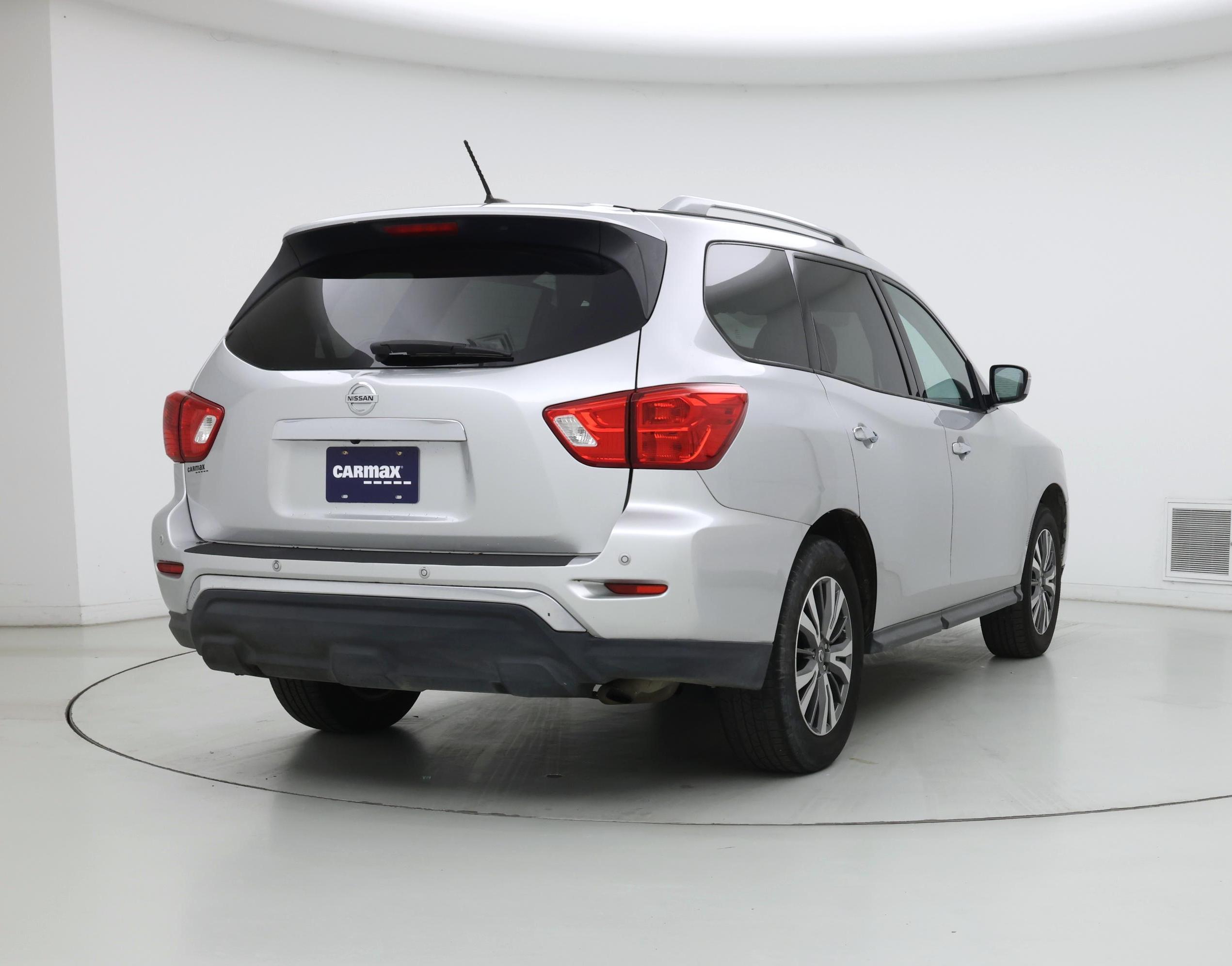 Thumbnail: 2017 Nissan Pathfinder - 8