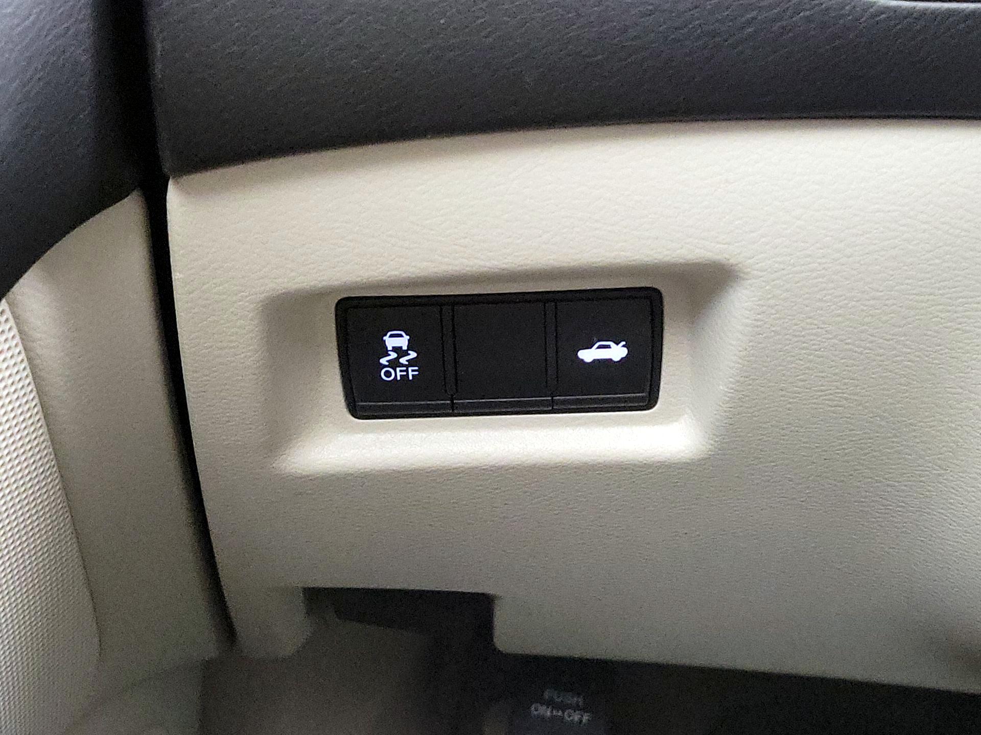 Thumbnail: 2018 INFINITI Q50 - 13