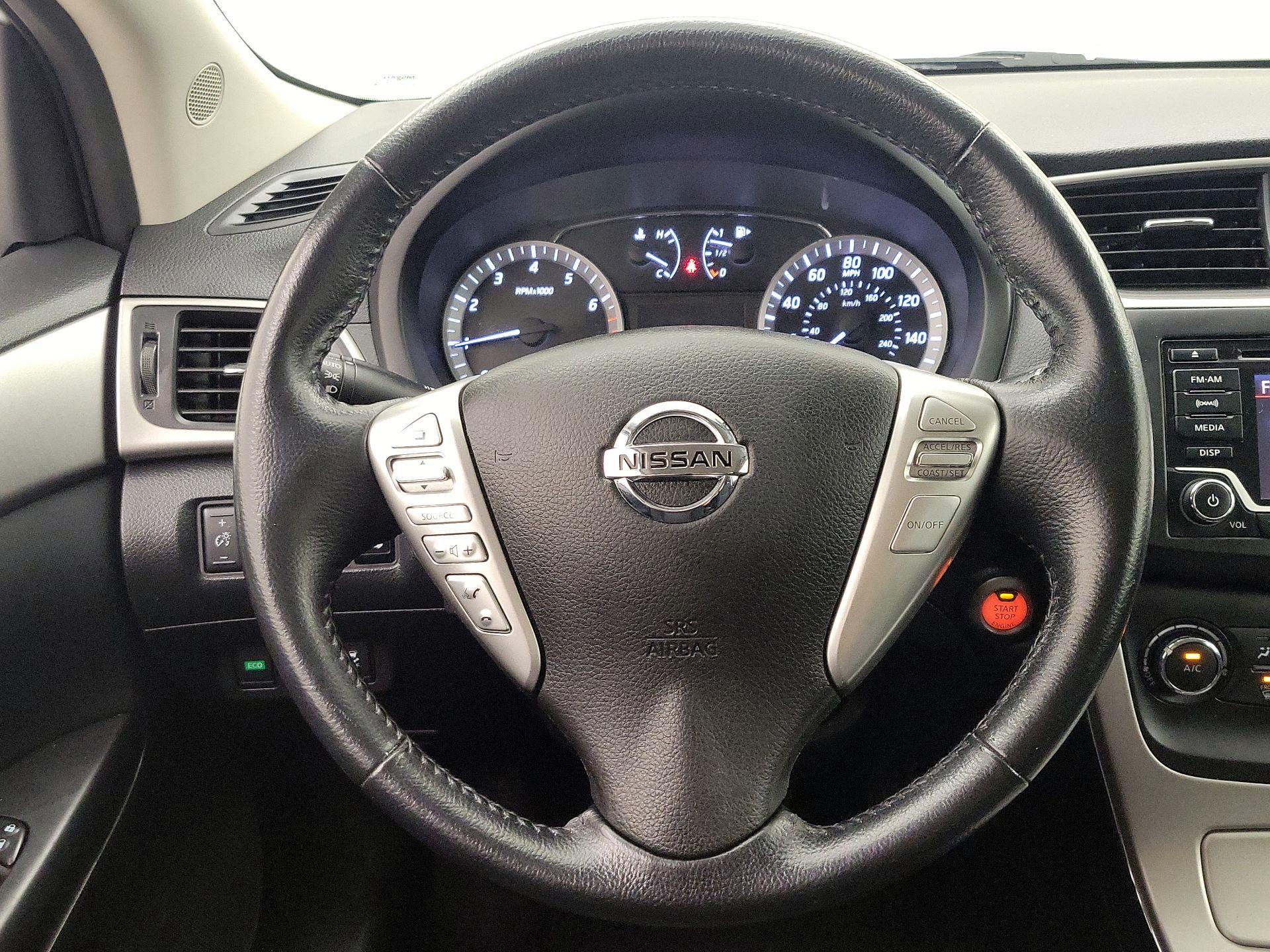 Thumbnail: 2015 Nissan Sentra - 10