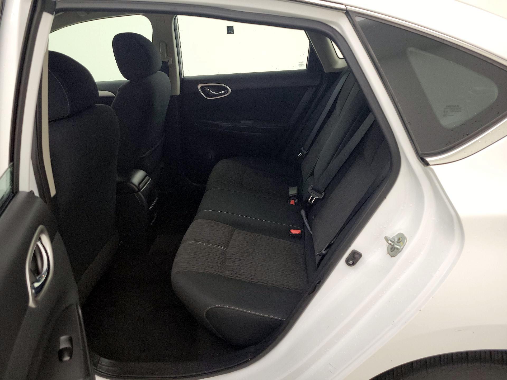 Thumbnail: 2015 Nissan Sentra - 19