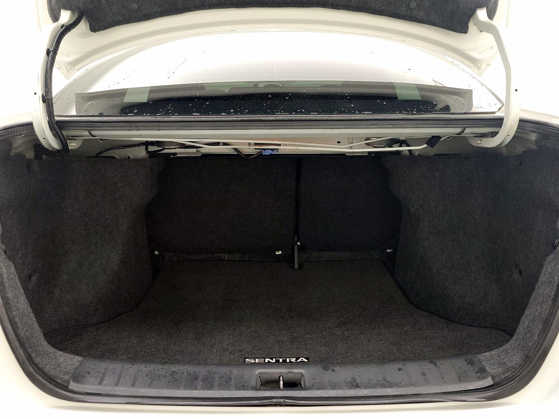 Thumbnail: 2015 Nissan Sentra - 20