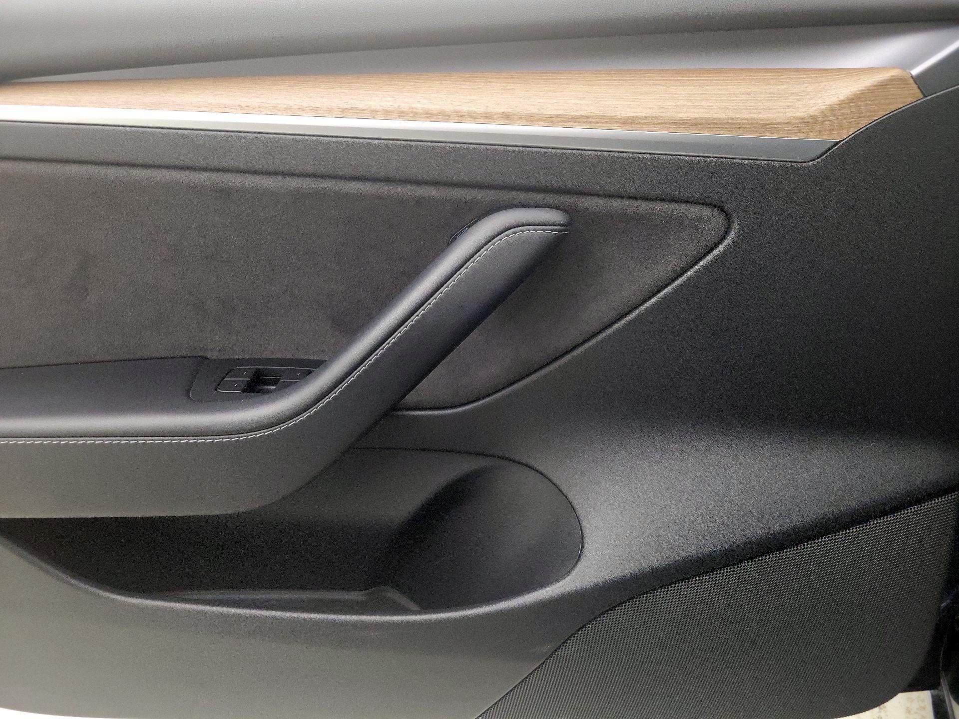 Thumbnail: 2021 Tesla Model 3 - 12