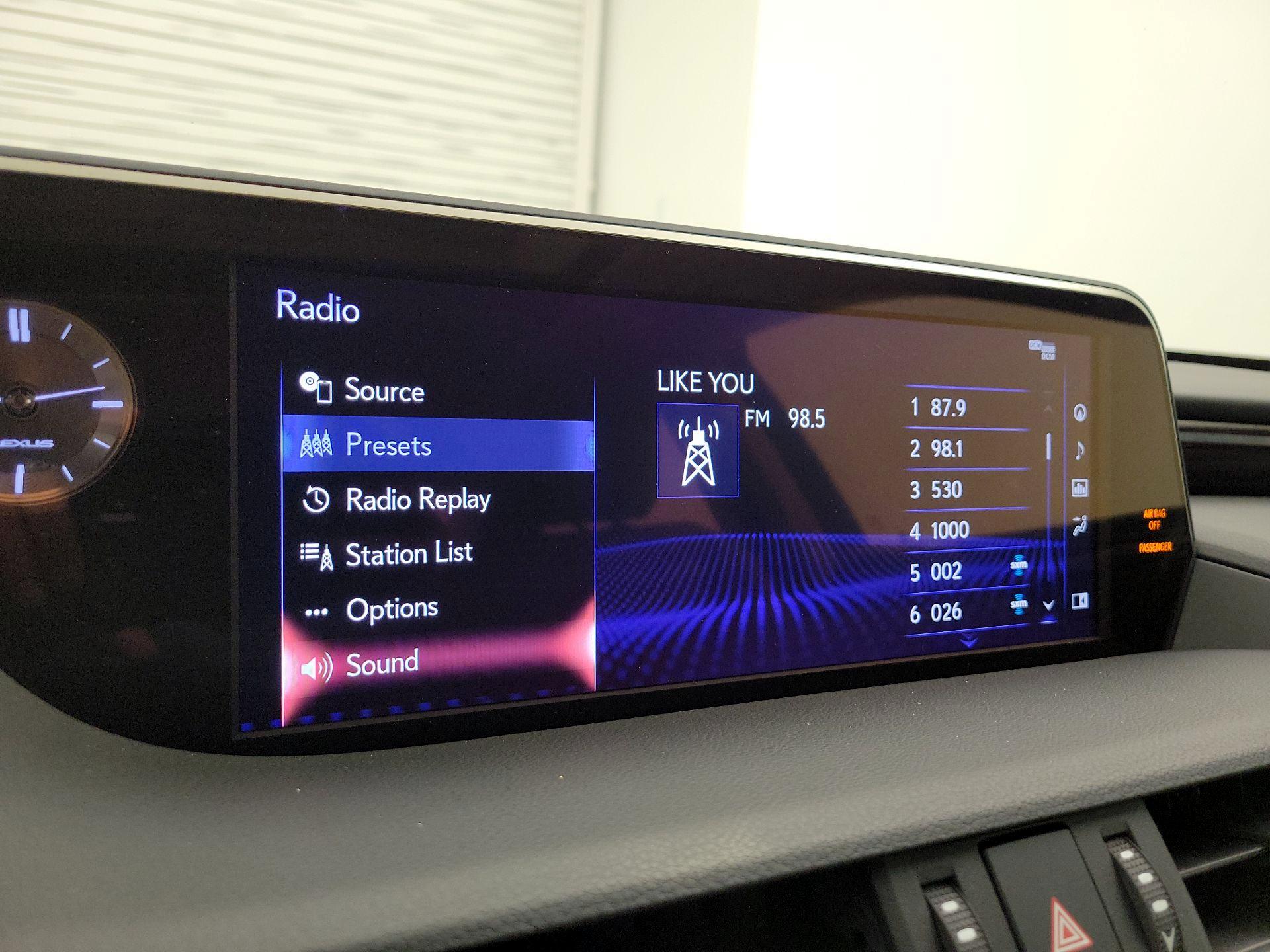 Thumbnail: 2020 Lexus ES - 15