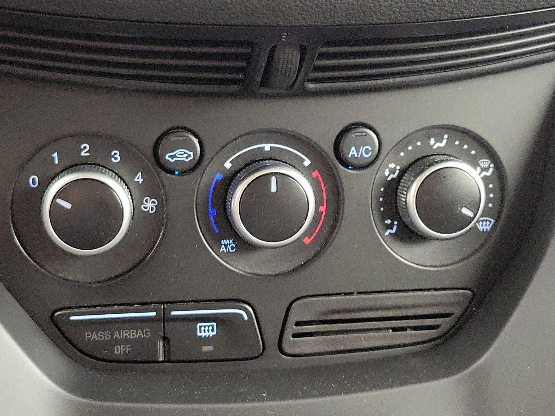 Thumbnail: 2014 Ford Escape - 16