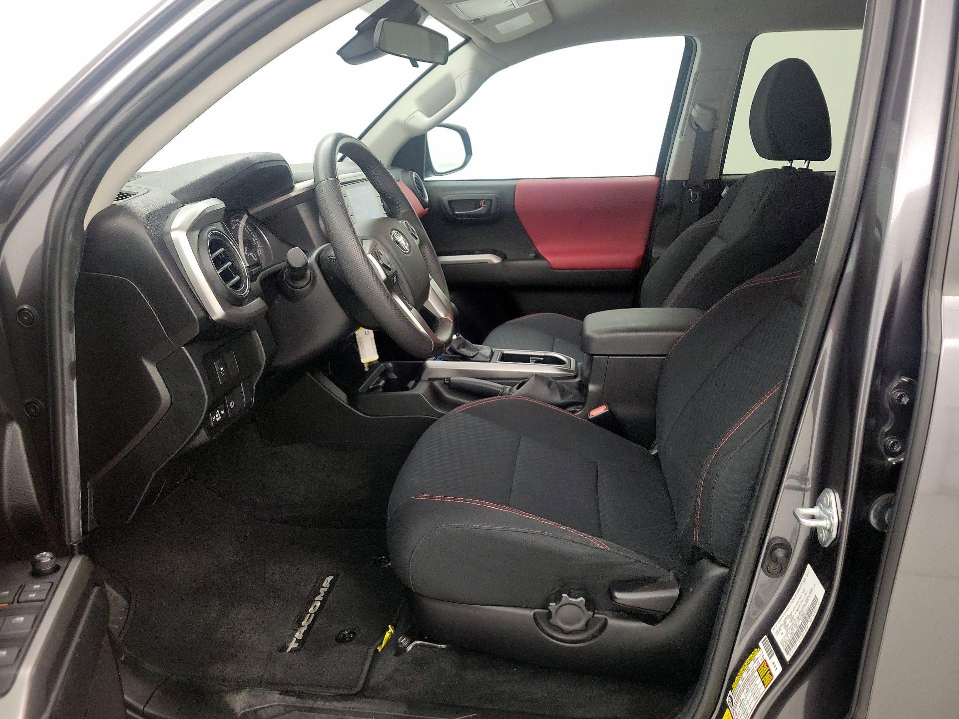 Thumbnail: 2022 Toyota Tacoma - 11