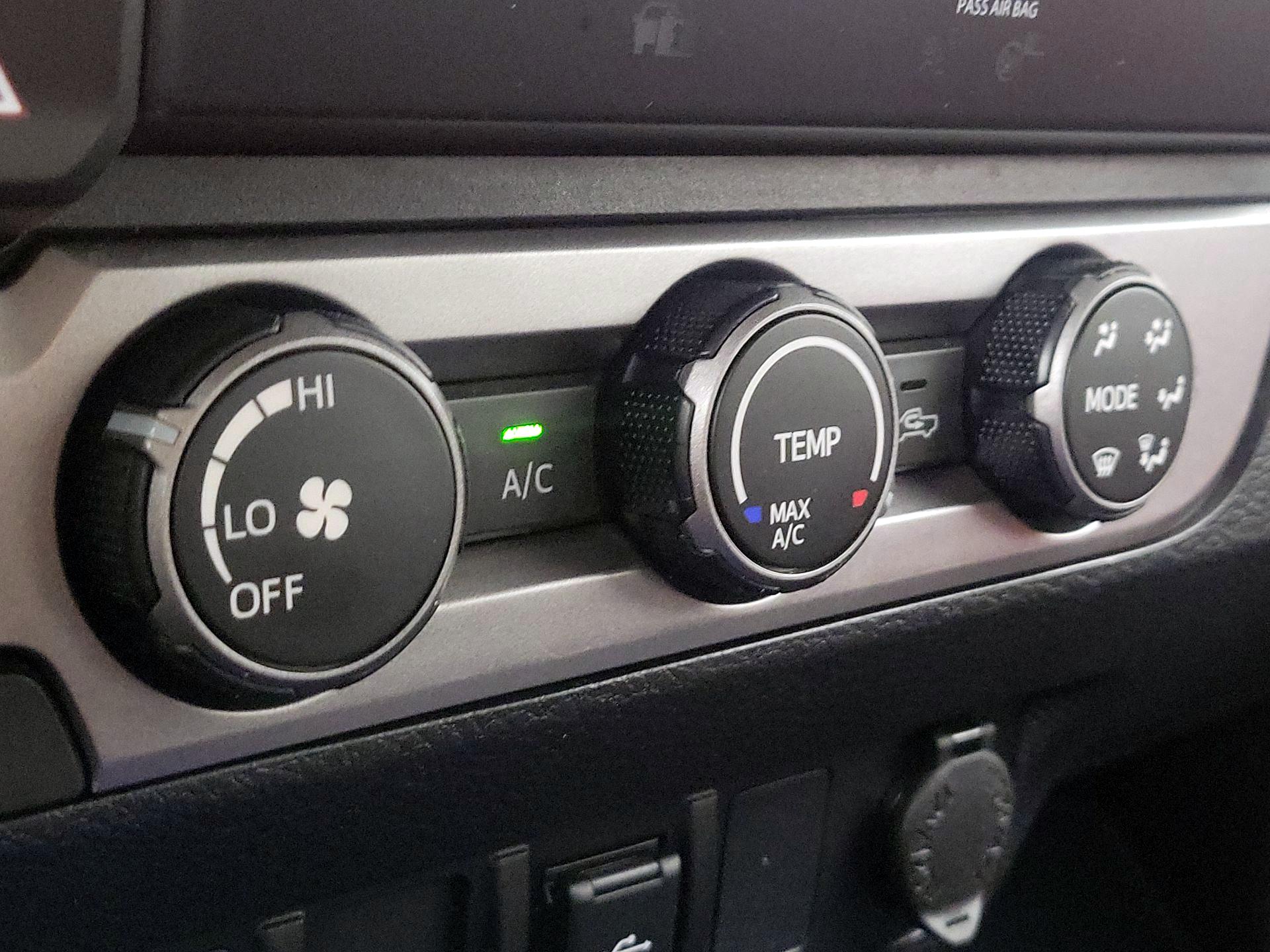 Thumbnail: 2022 Toyota Tacoma - 16