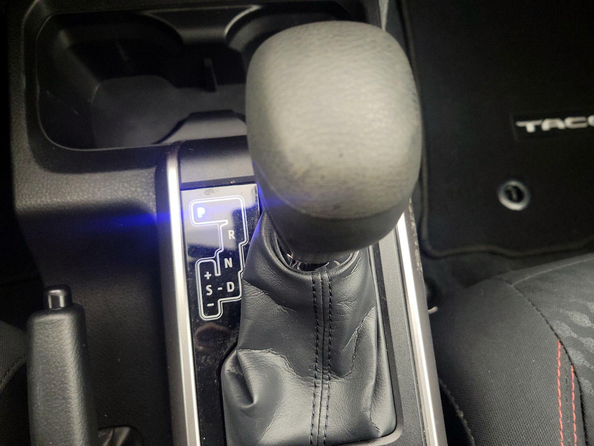 Thumbnail: 2022 Toyota Tacoma - 17