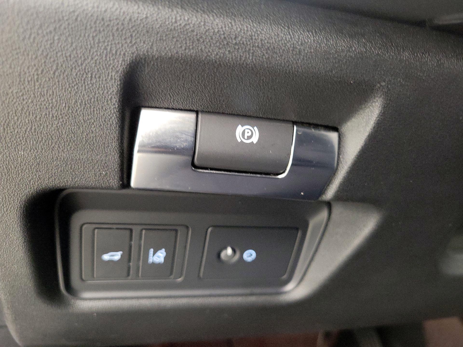 Thumbnail: 2020 Jaguar E-Pace - 13