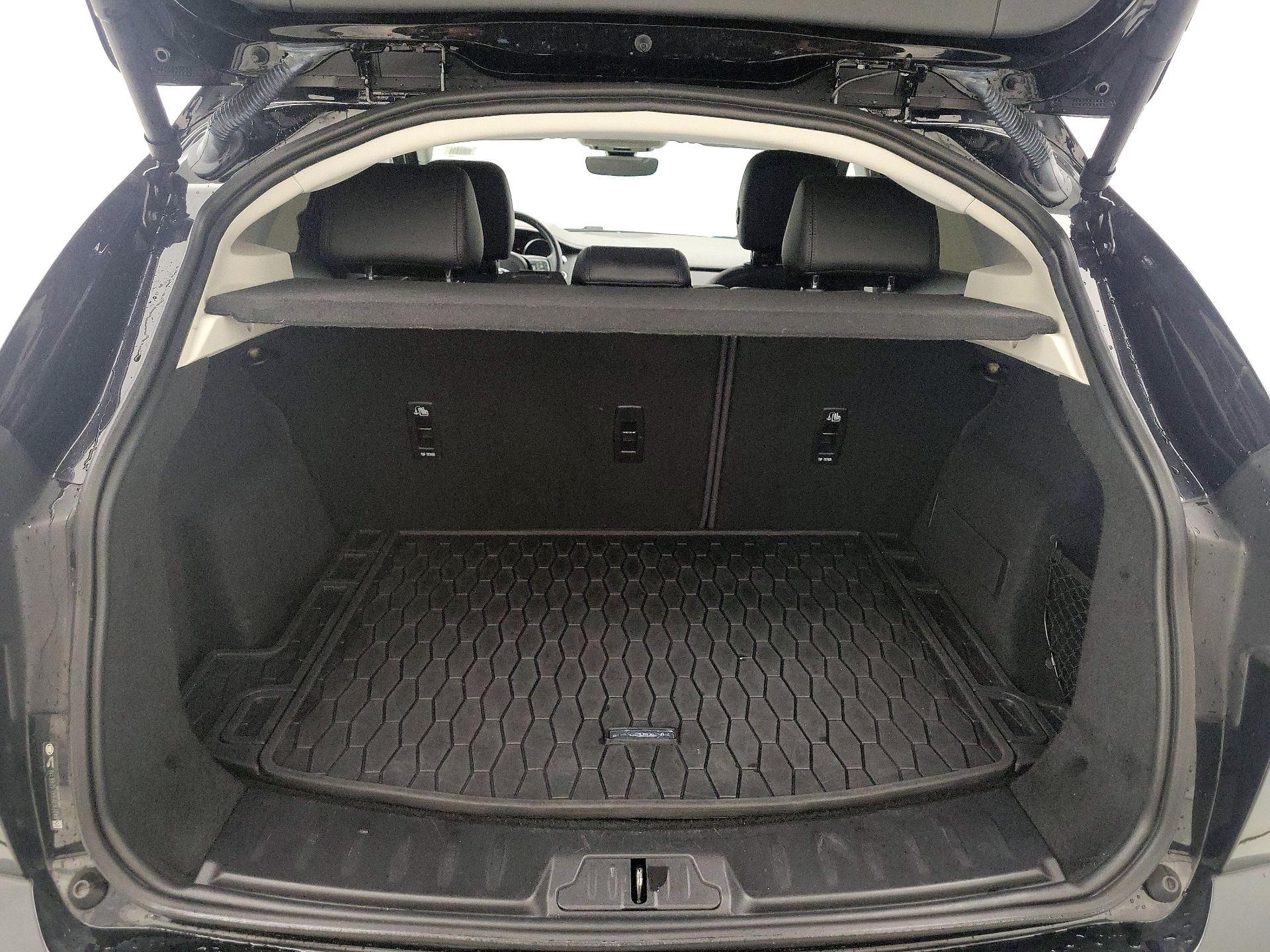 Thumbnail: 2020 Jaguar E-Pace - 20