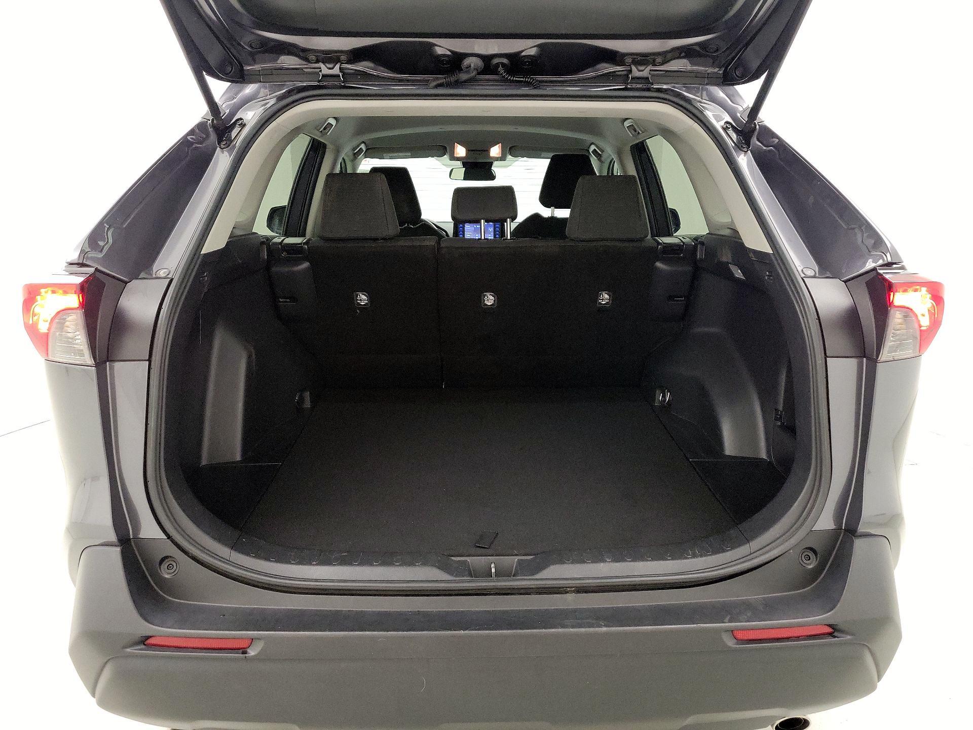 Thumbnail: 2021 Toyota RAV4 - 20