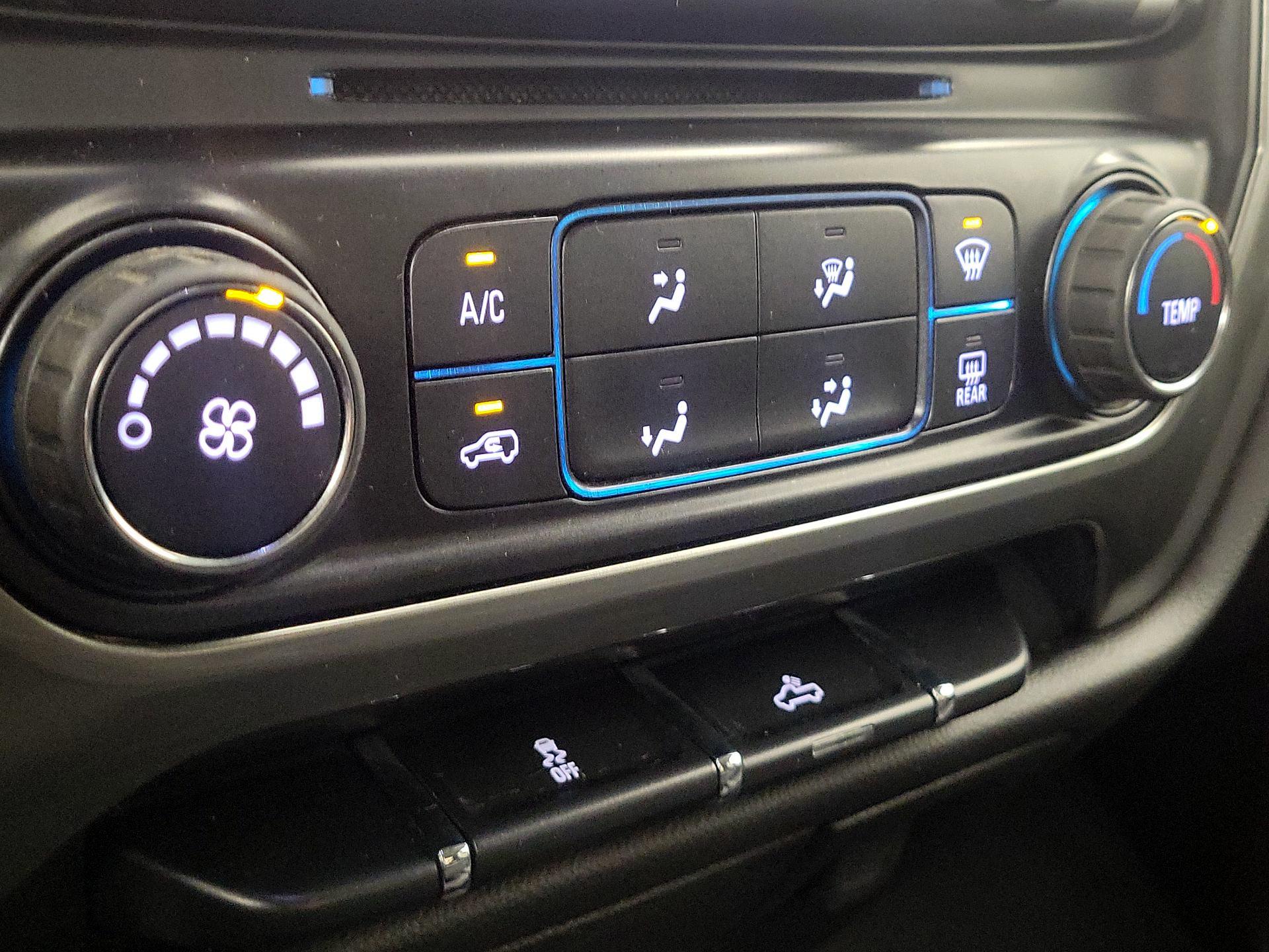 Thumbnail: 2019 Chevrolet Silverado 1500 - 16