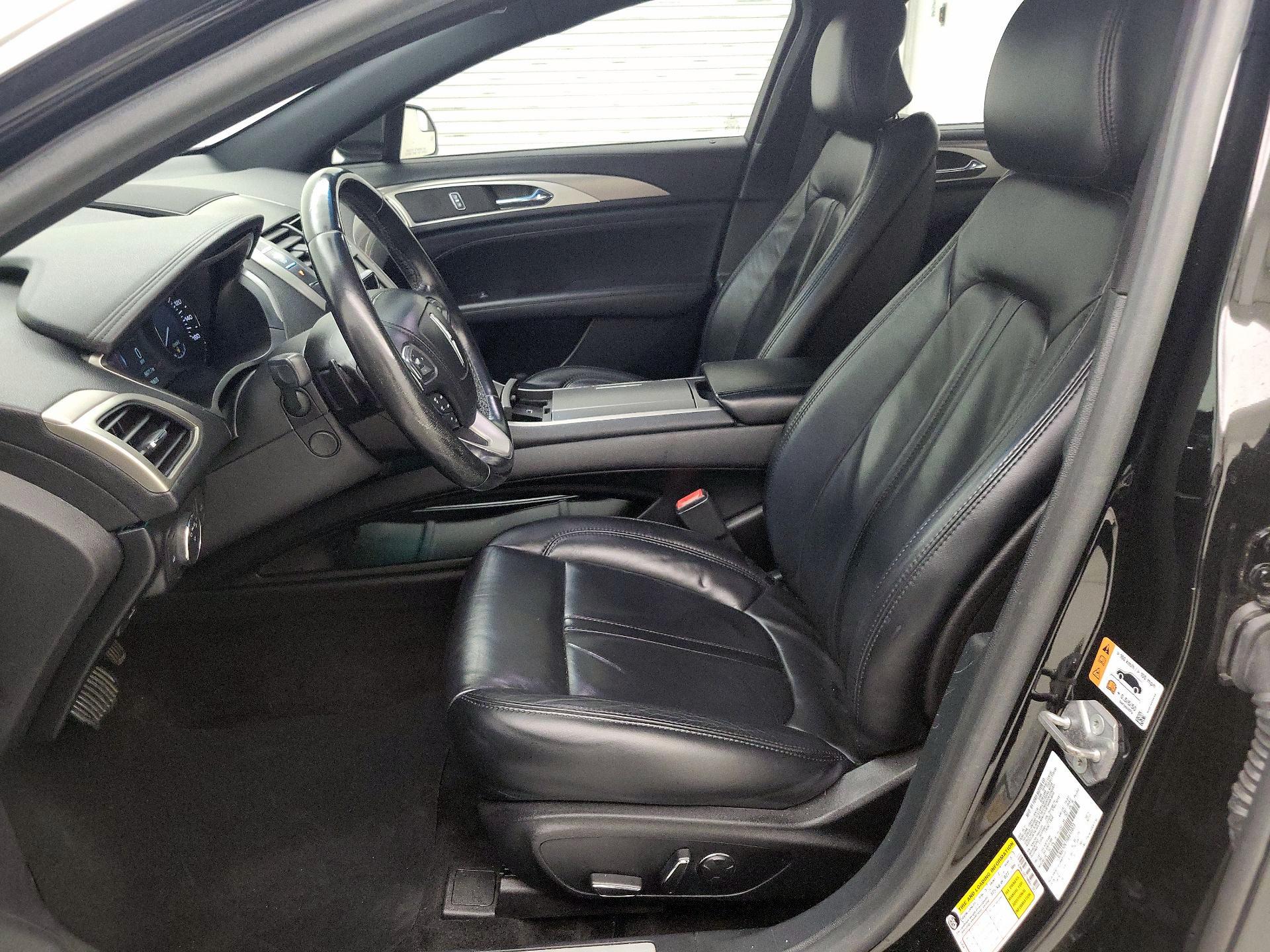 Thumbnail: 2017 Lincoln MKZ - 11