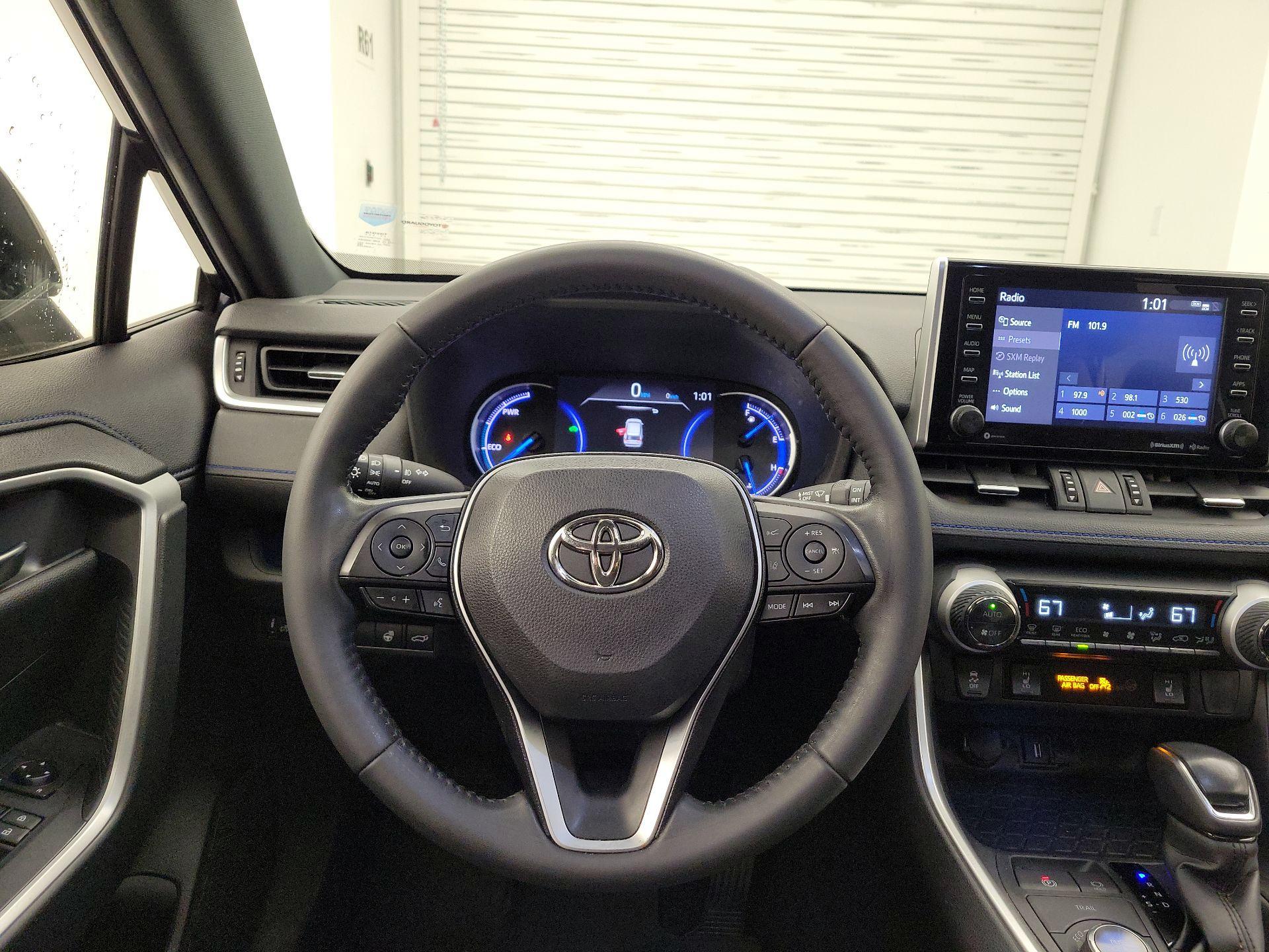 Thumbnail: 2021 Toyota RAV4 - 10