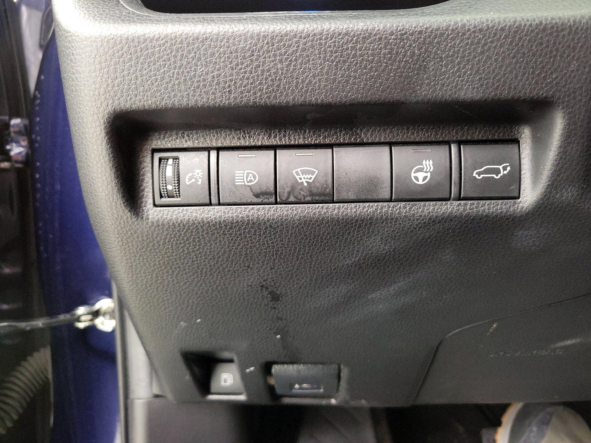 Thumbnail: 2021 Toyota RAV4 - 13