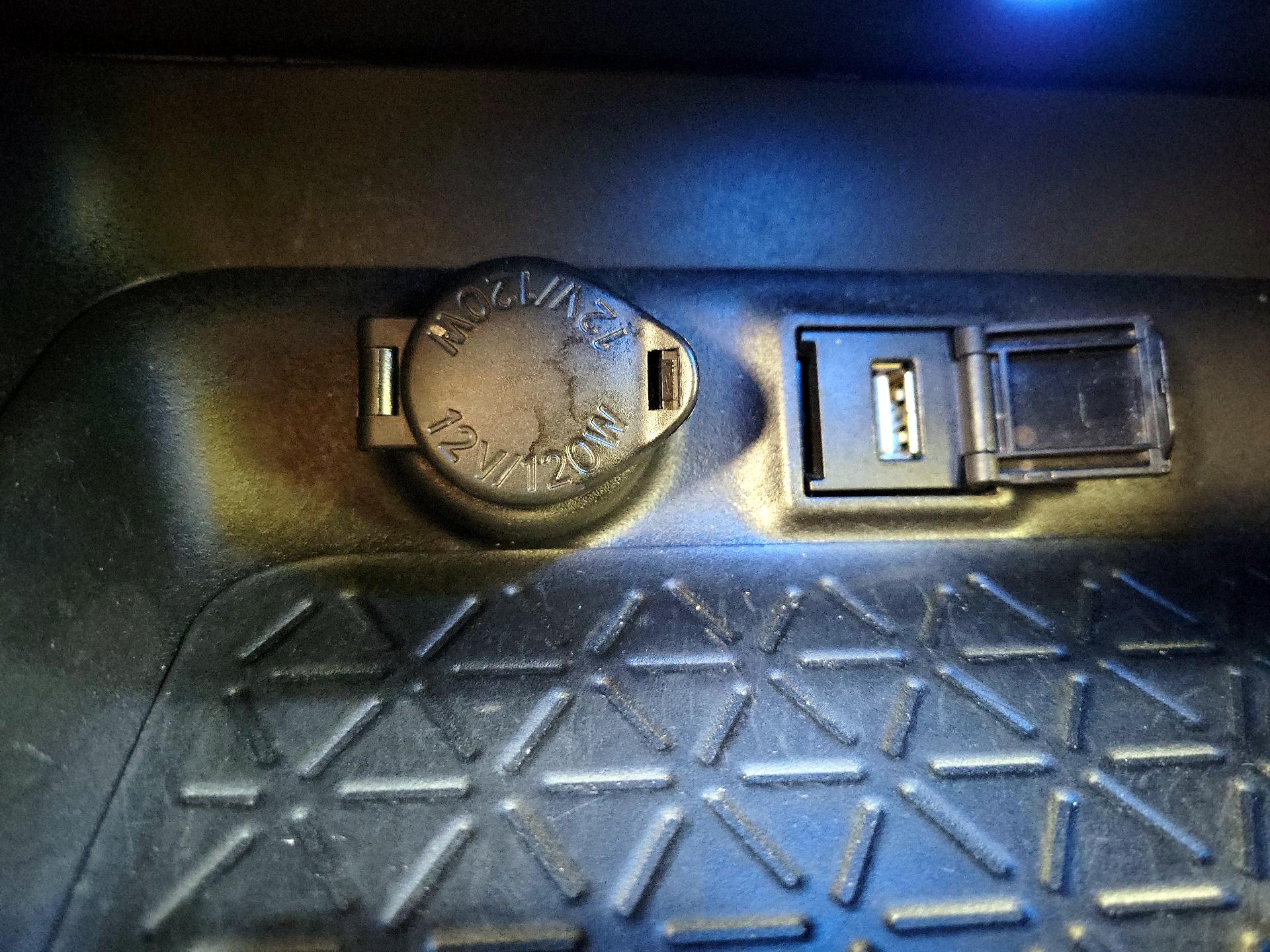 Thumbnail: 2021 Toyota RAV4 - 18