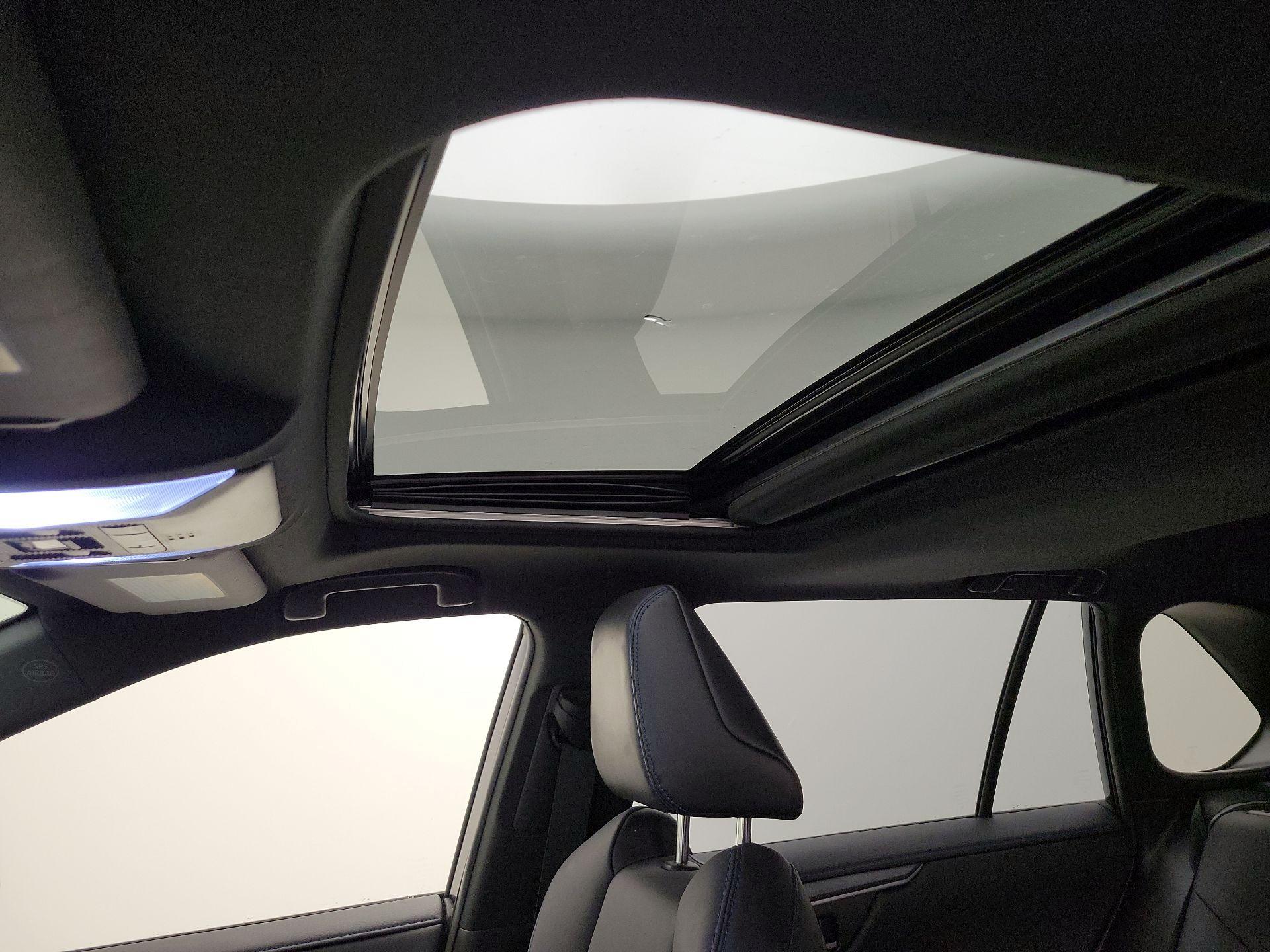 Thumbnail: 2021 Toyota RAV4 - 19