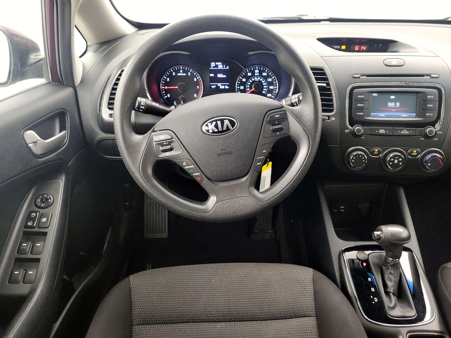 Thumbnail: 2017 Kia Forte - 10