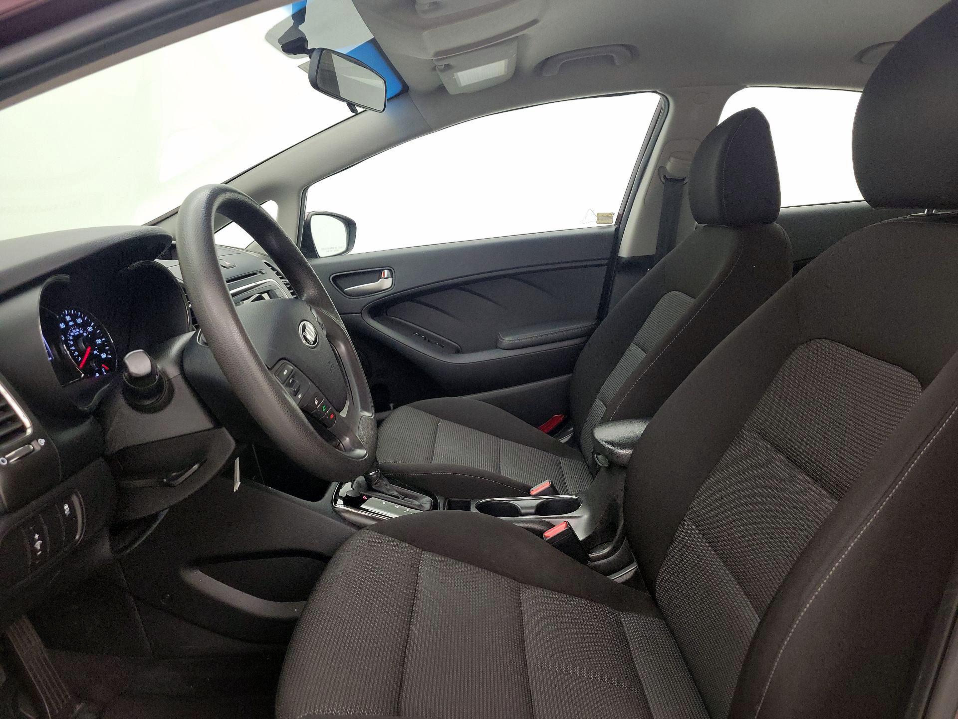 Thumbnail: 2017 Kia Forte - 11