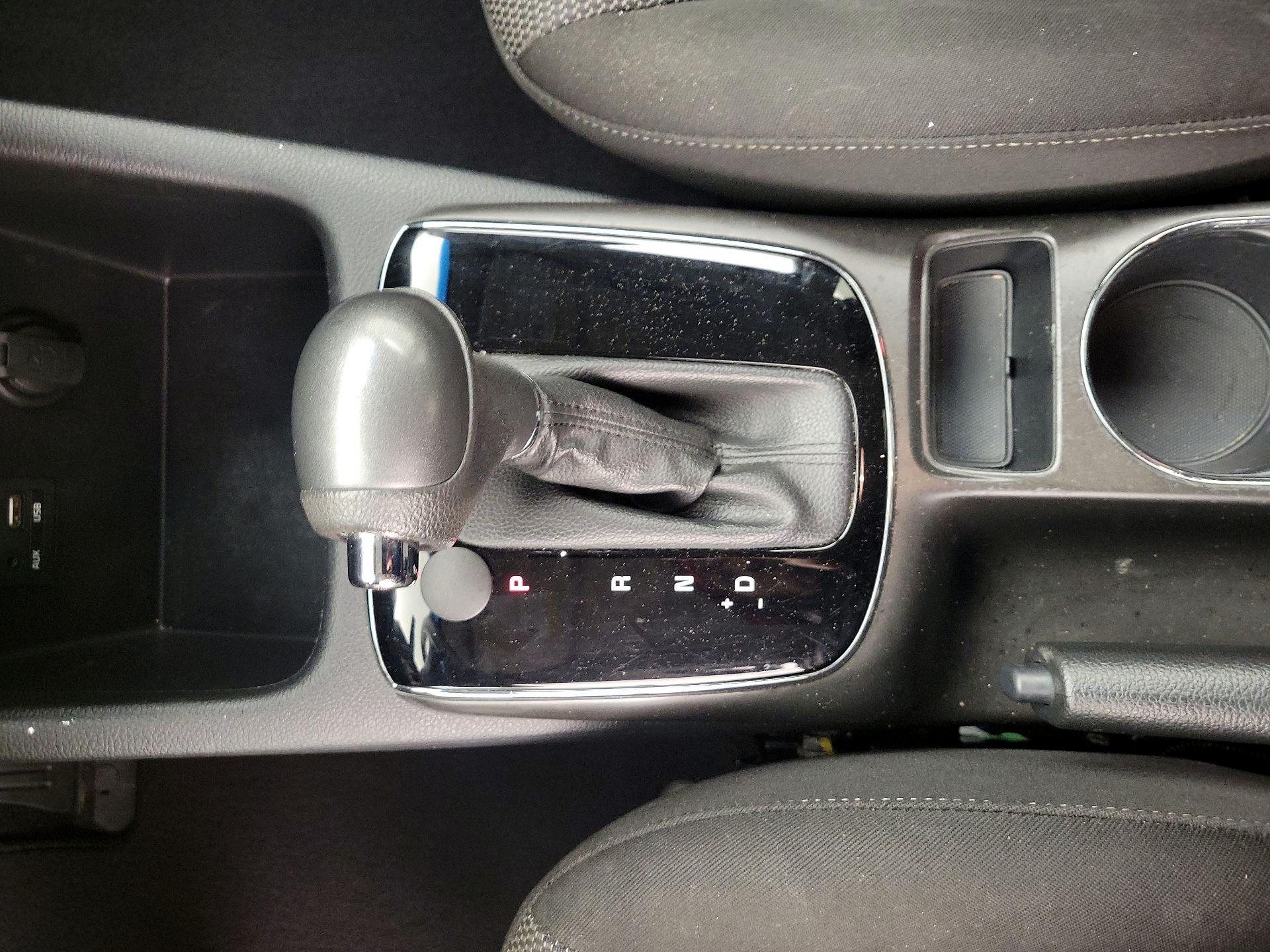 Thumbnail: 2017 Kia Forte - 16