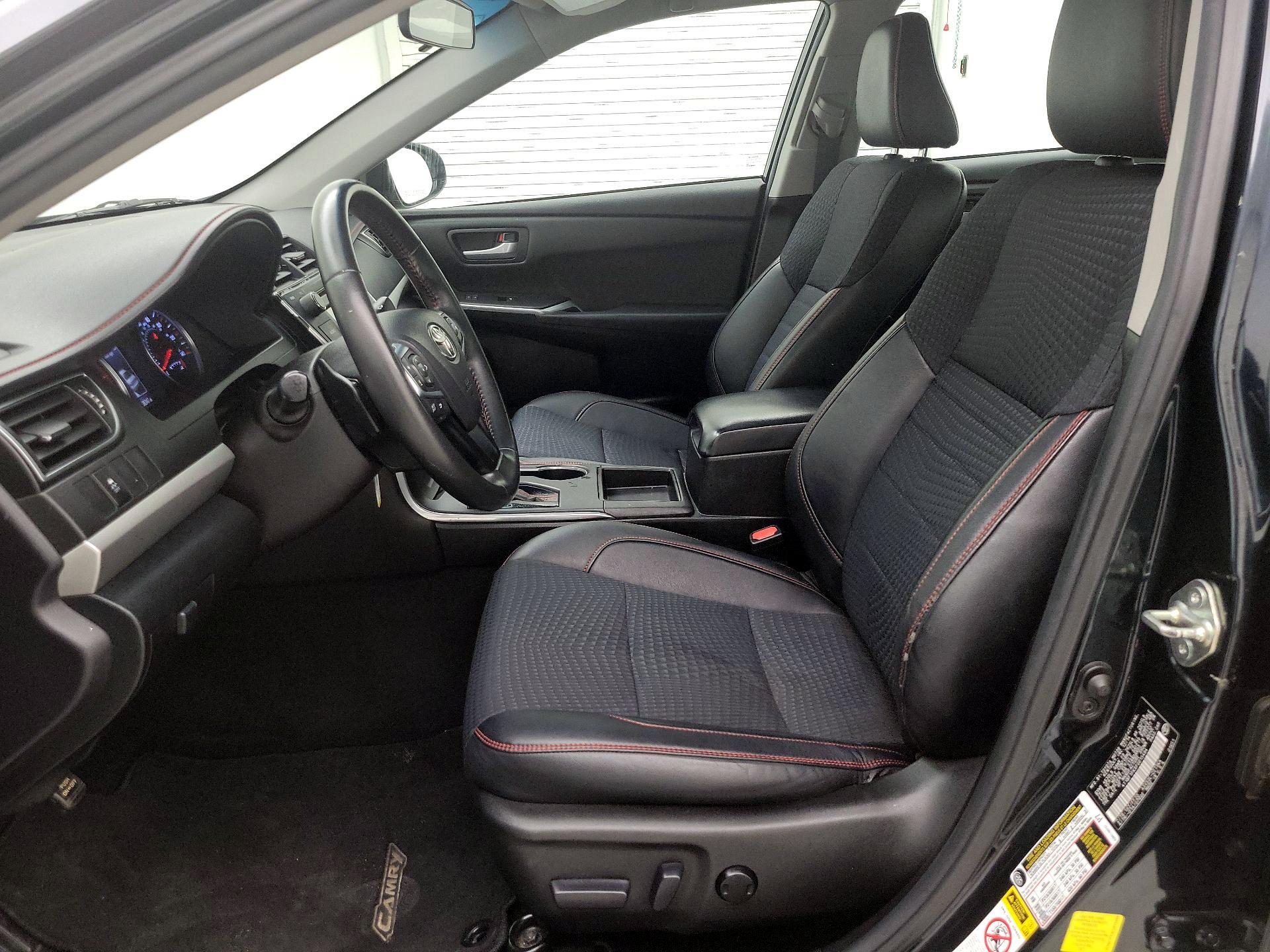 Thumbnail: 2015 Toyota Camry - 11