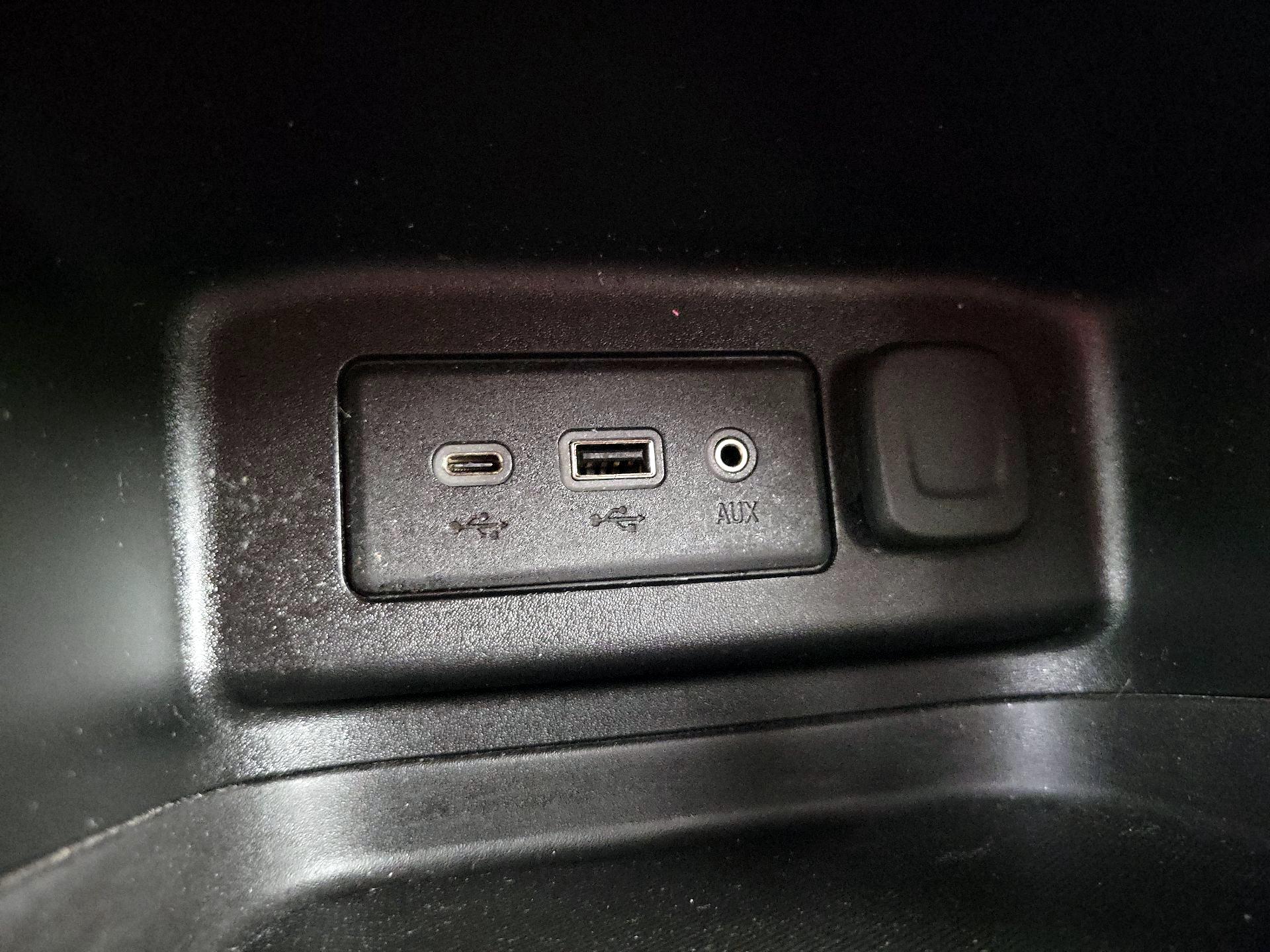 Thumbnail: 2019 Chevrolet Equinox - 18