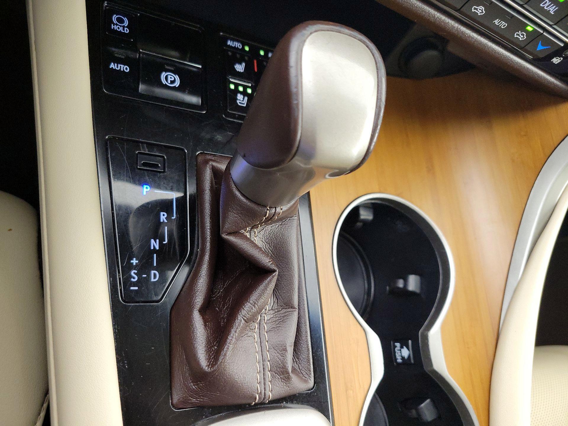 Thumbnail: 2018 Lexus RX - 18