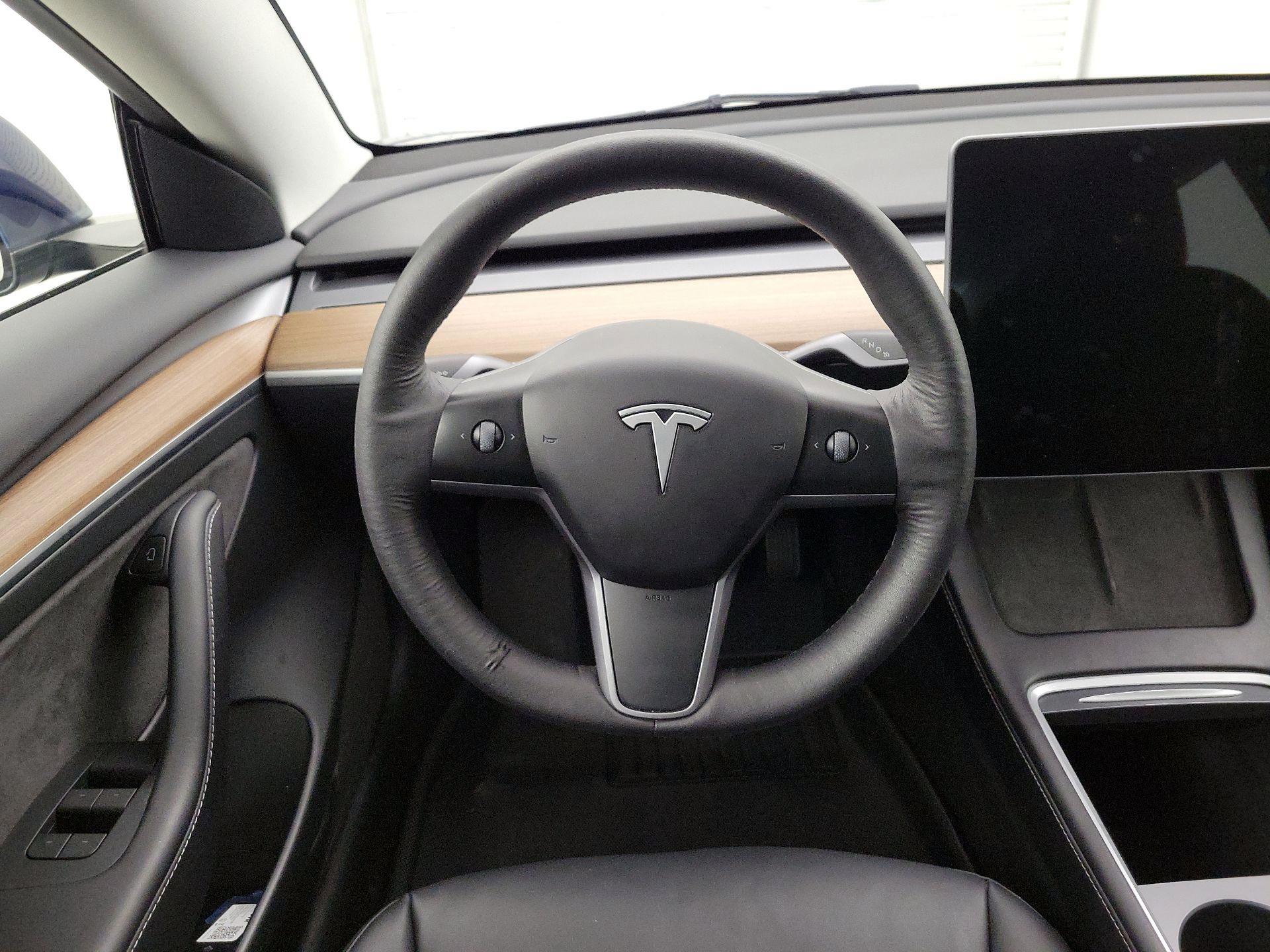 Thumbnail: 2023 Tesla Model 3 - 10