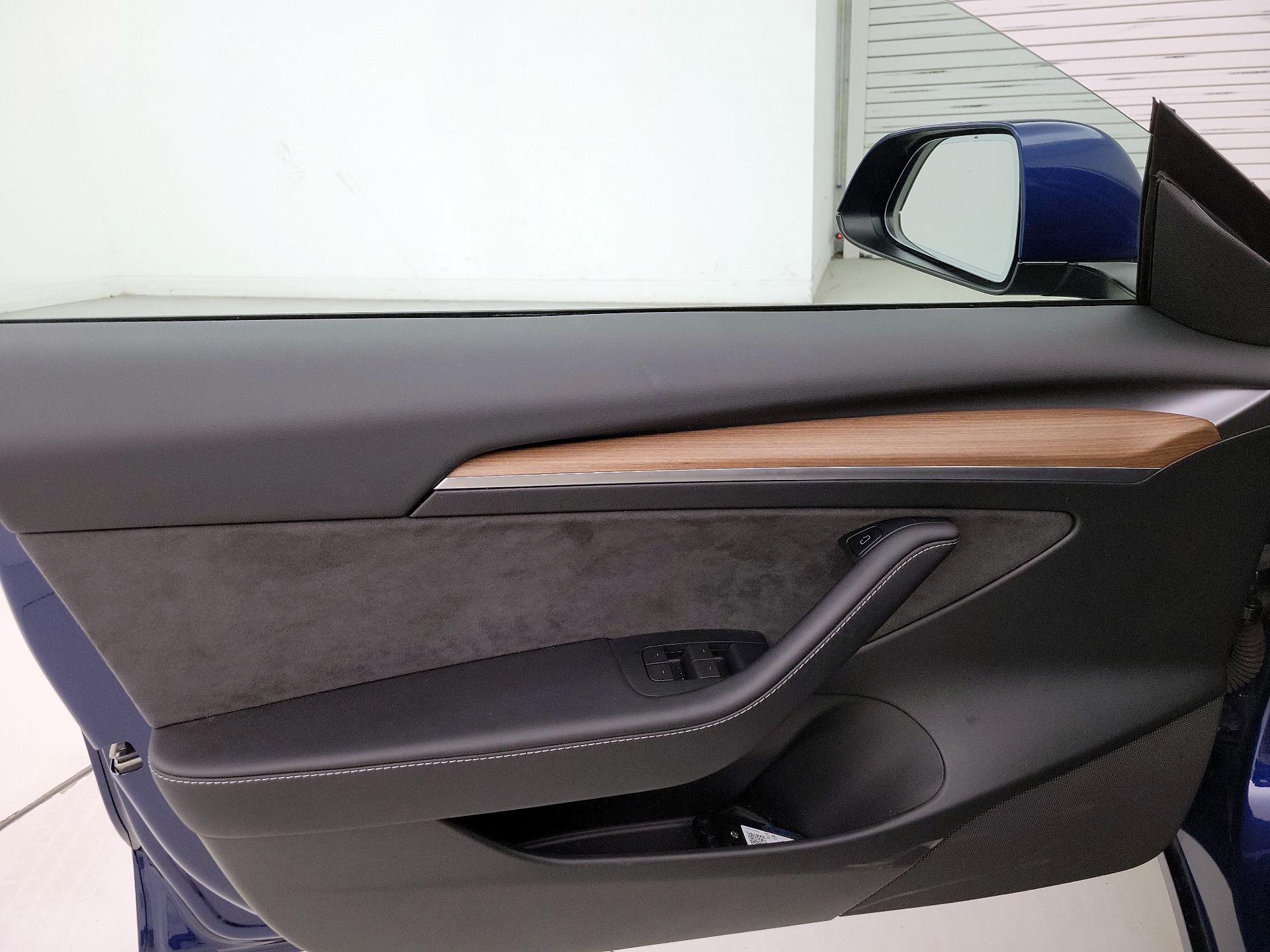 Thumbnail: 2023 Tesla Model 3 - 12