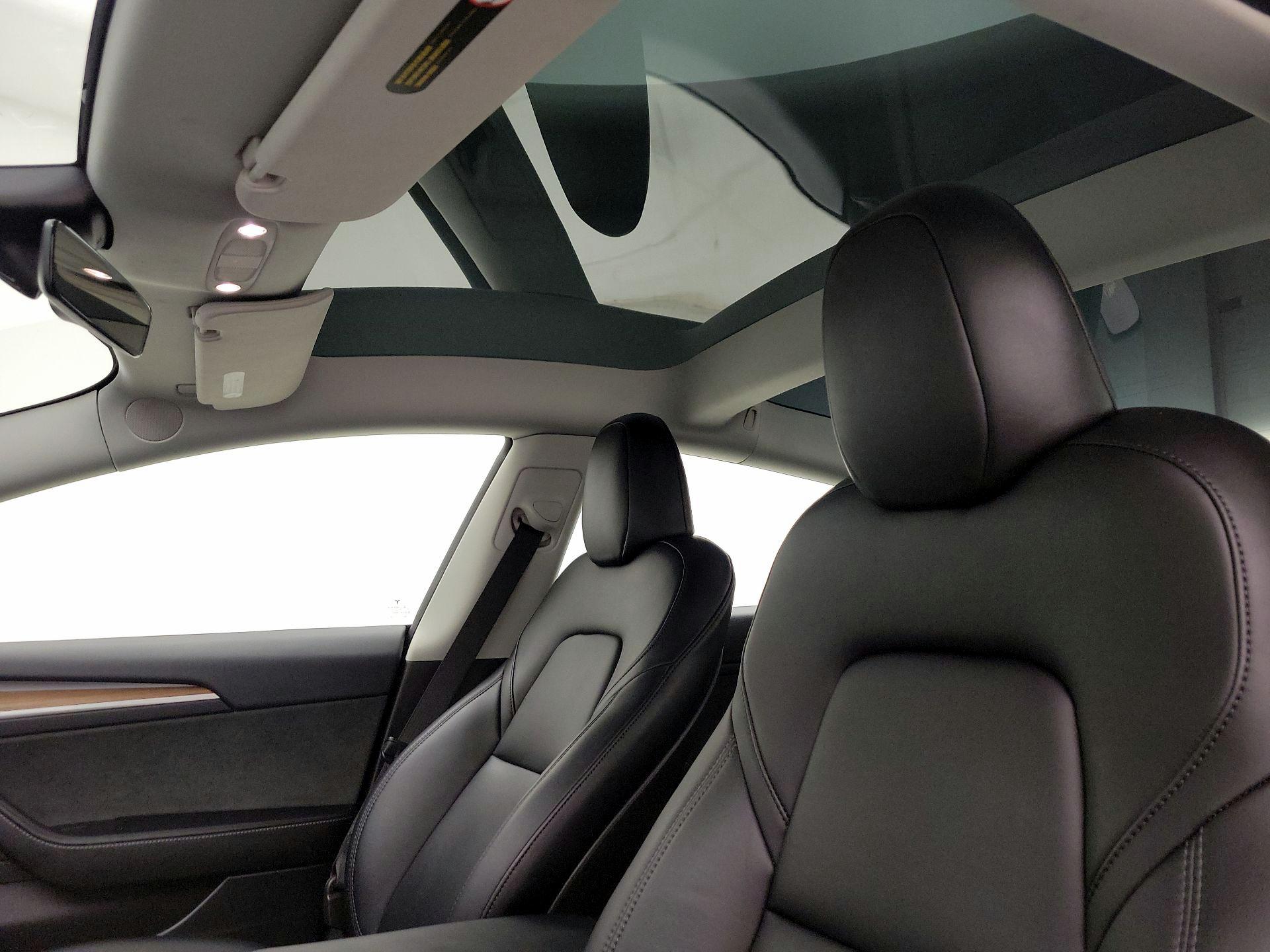 Thumbnail: 2023 Tesla Model 3 - 19