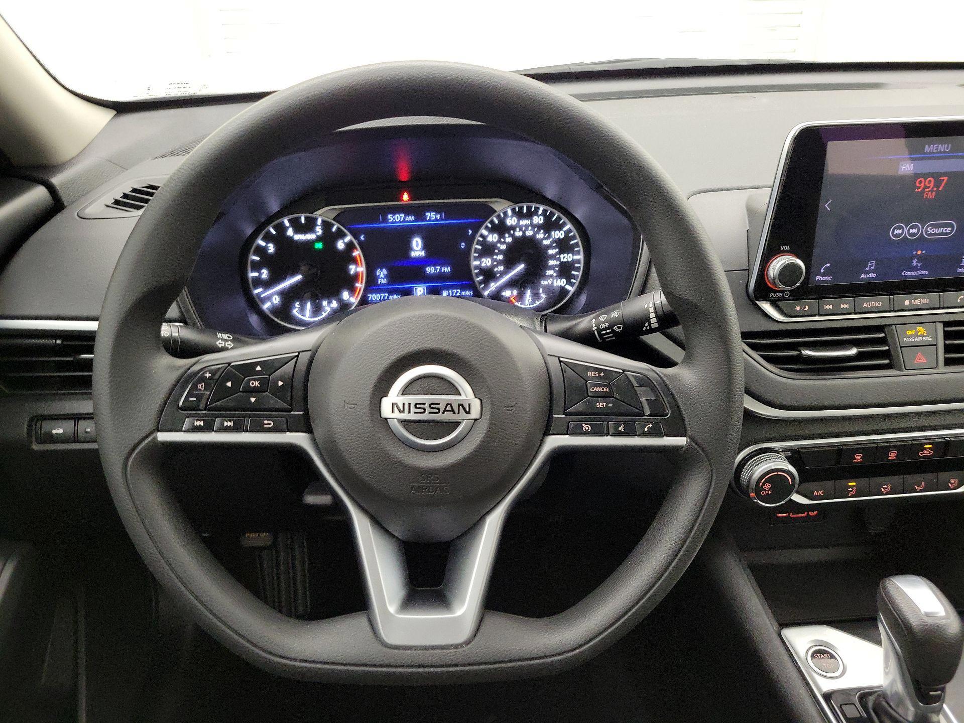 Thumbnail: 2020 Nissan Altima - 10