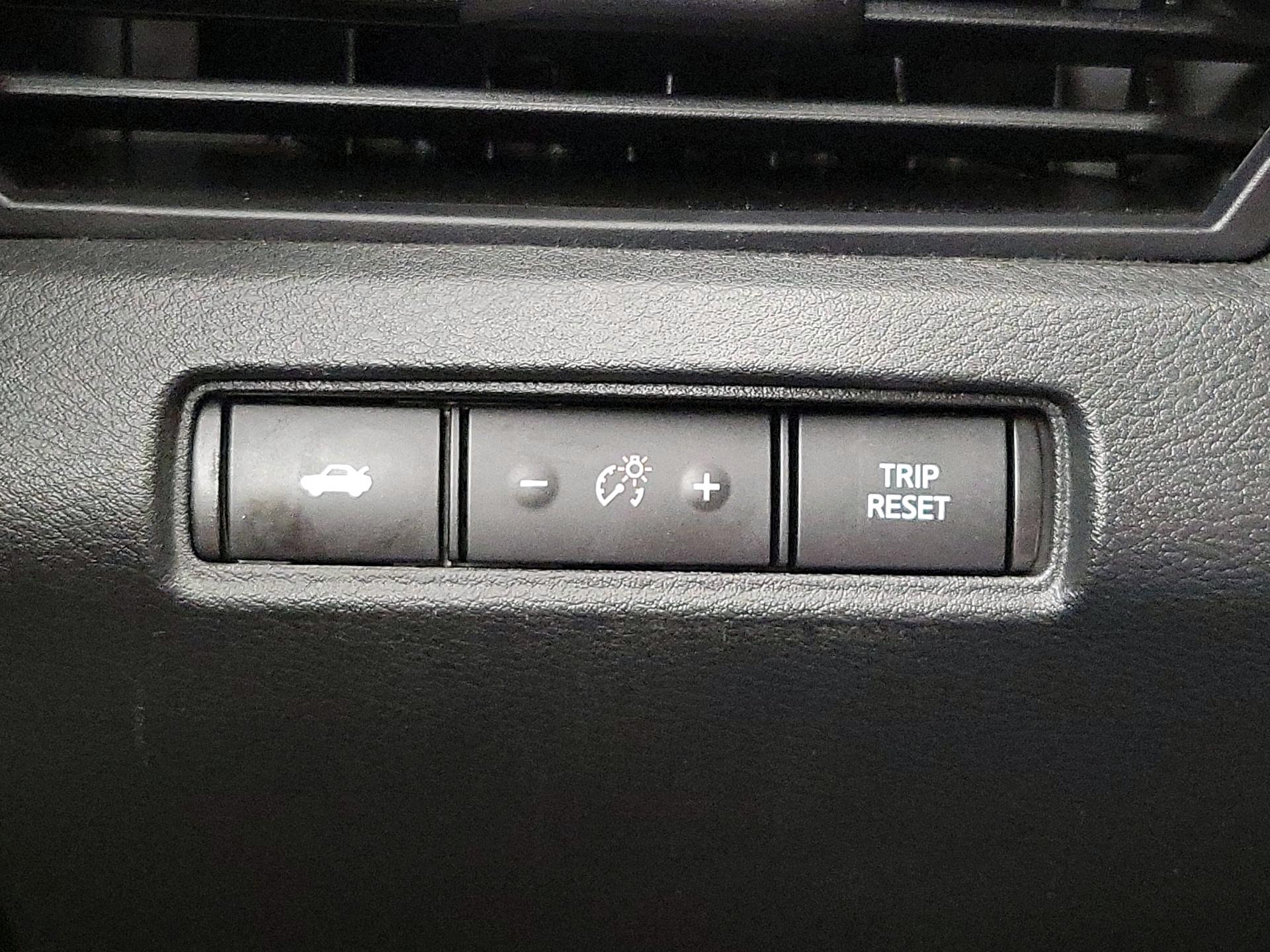 Thumbnail: 2020 Nissan Altima - 13